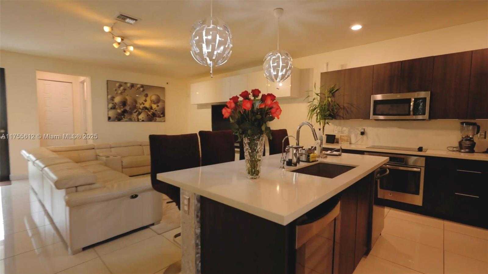 Small Image of 7661 NORTH WEST 103RD CT, Doral Number 3