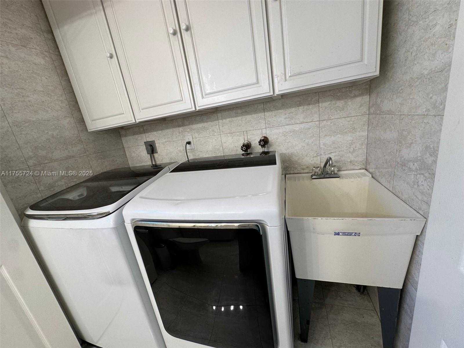 Small Image of 11271 NORTH WEST 61ST ST, Doral Number 25