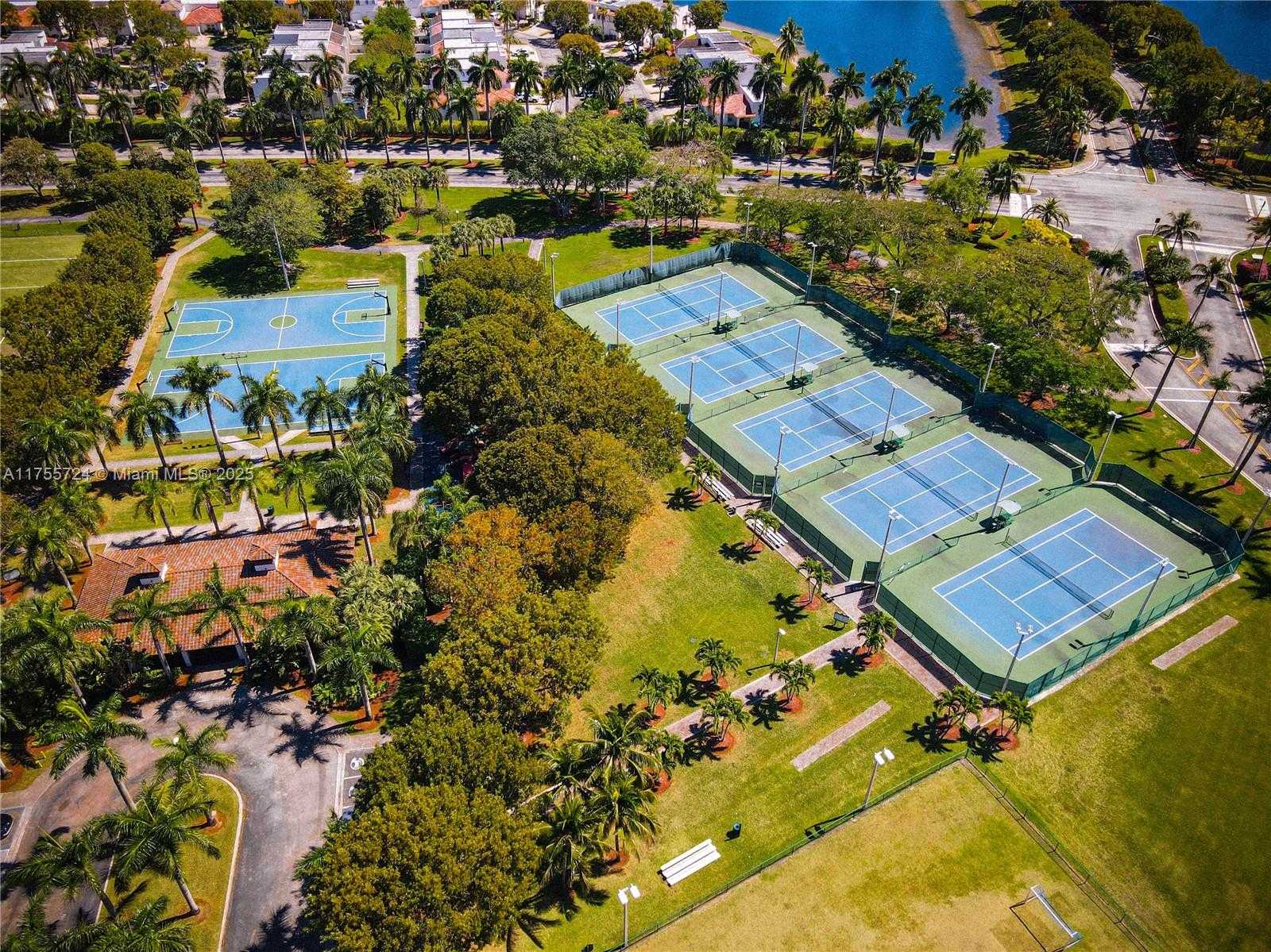 Small Image of 11271 NORTH WEST 61ST ST, Doral Number 32