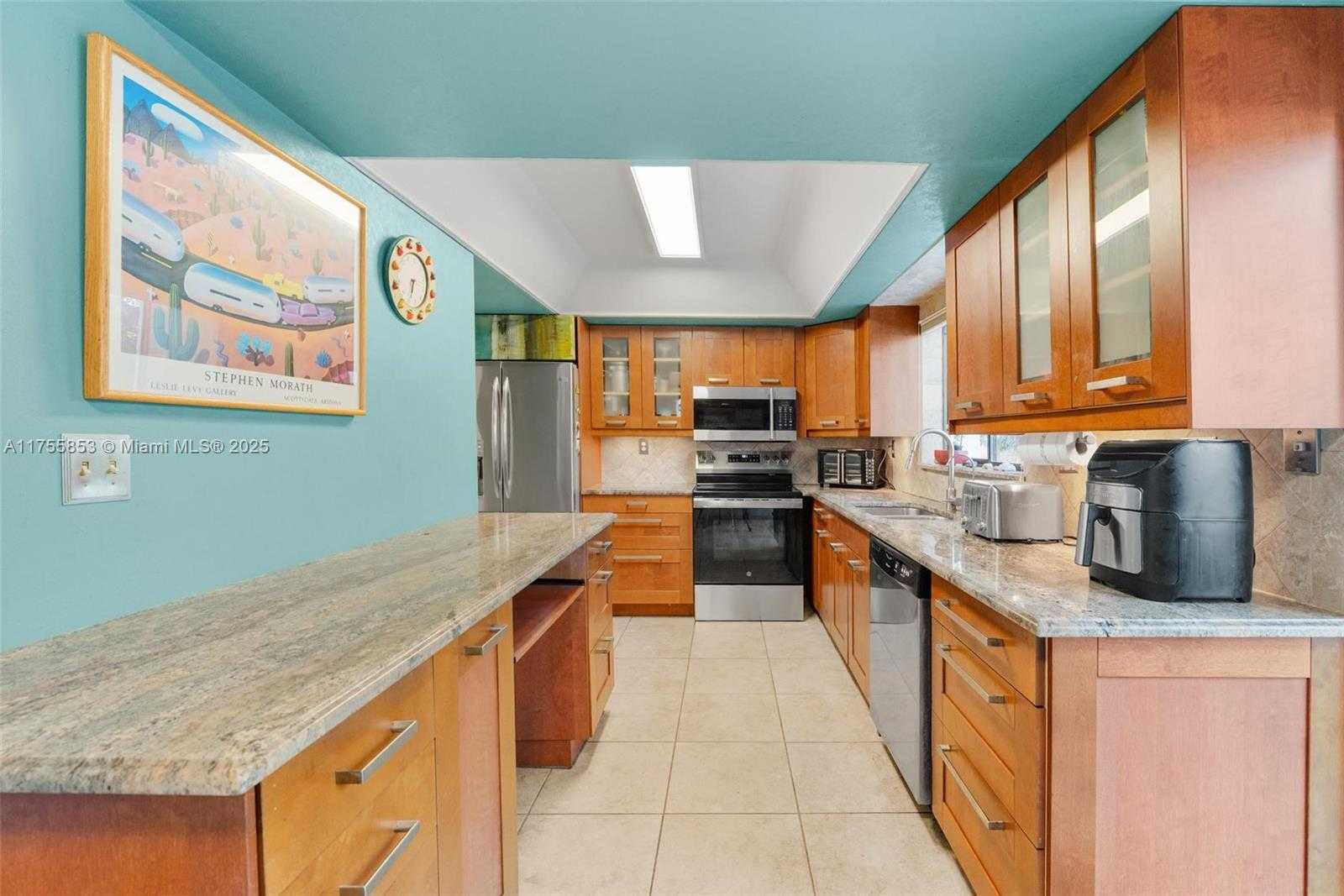 Small Image of 8211 SOUTH WEST 39TH CT, Davie Number 10