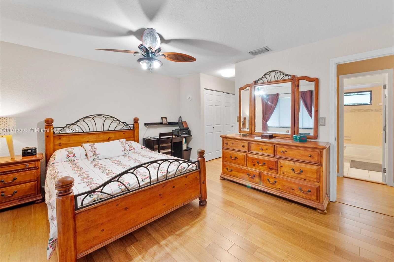 Small Image of 8211 SOUTH WEST 39TH CT, Davie Number 13