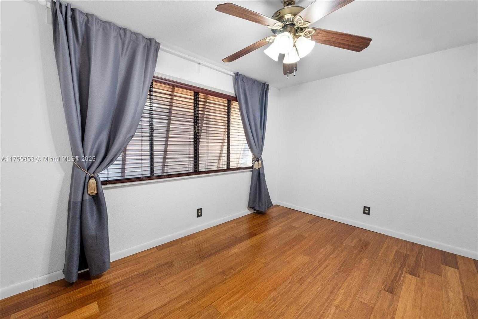 Small Image of 8211 SOUTH WEST 39TH CT, Davie Number 21