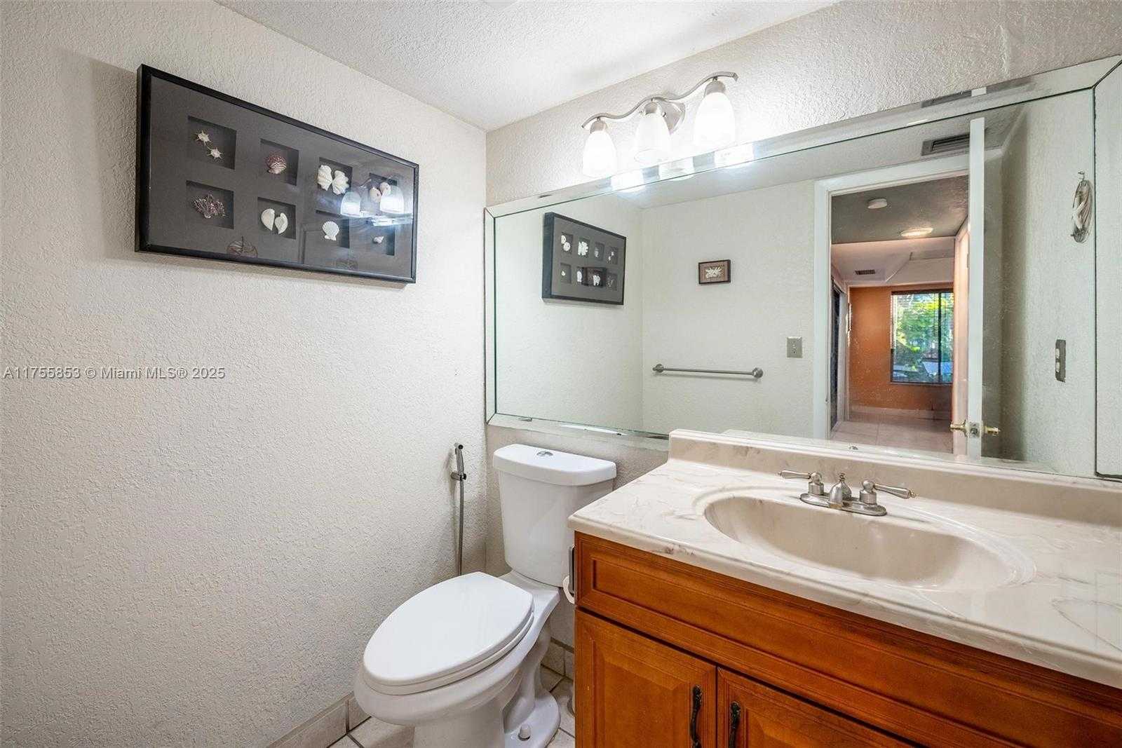 Small Image of 8211 SOUTH WEST 39TH CT, Davie Number 9