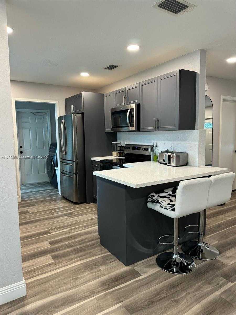 Small Image of 4161 SOUTH WEST 56TH AVE, Davie Number 12