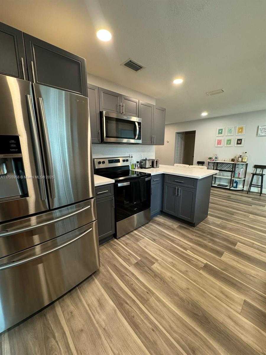 Small Image of 4161 SOUTH WEST 56TH AVE, Davie Number 13