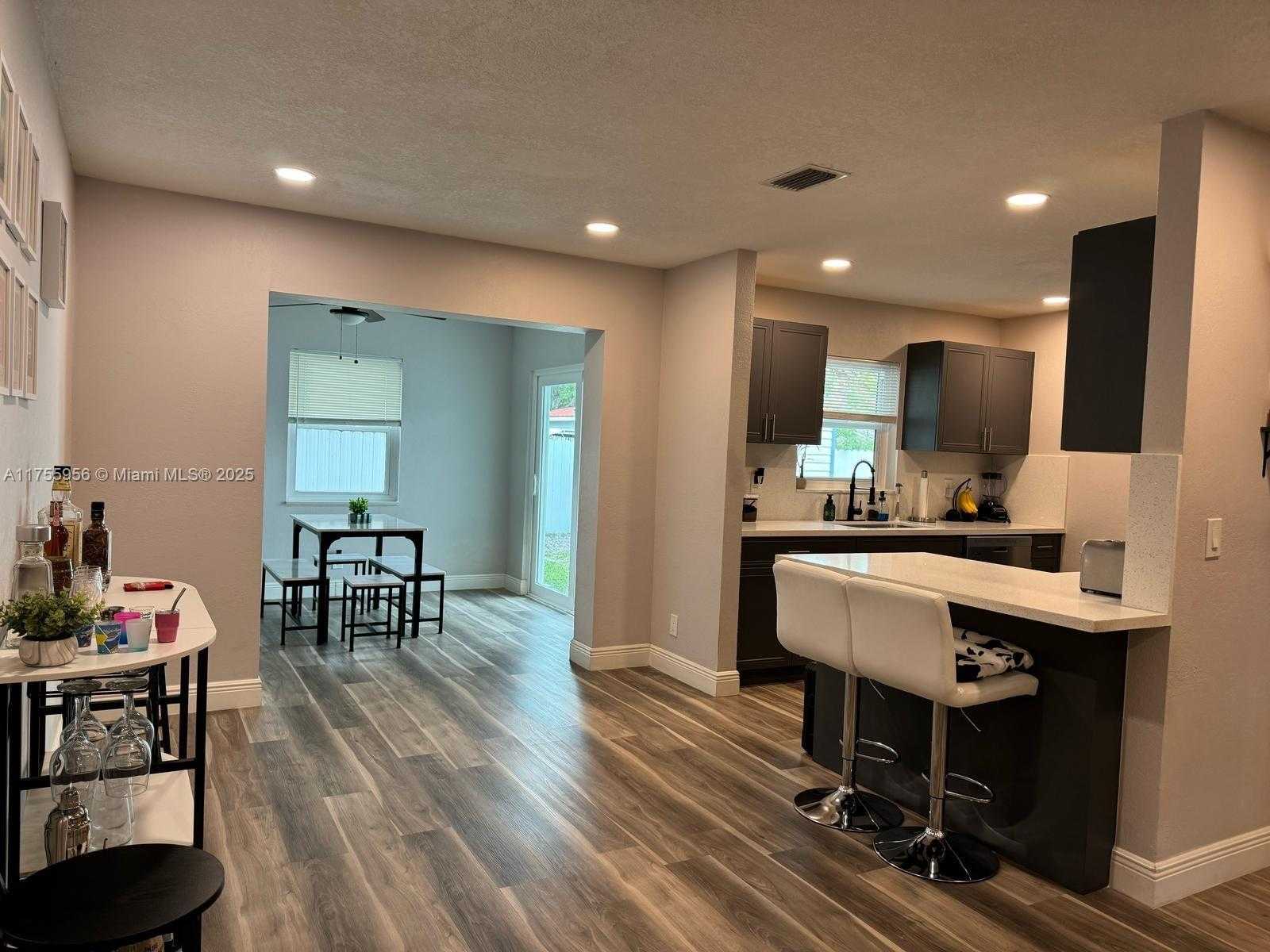 Small Image of 4161 SOUTH WEST 56TH AVE, Davie Number 14