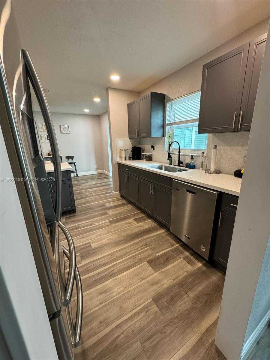 Small Image of 4161 SOUTH WEST 56TH AVE, Davie Number 15