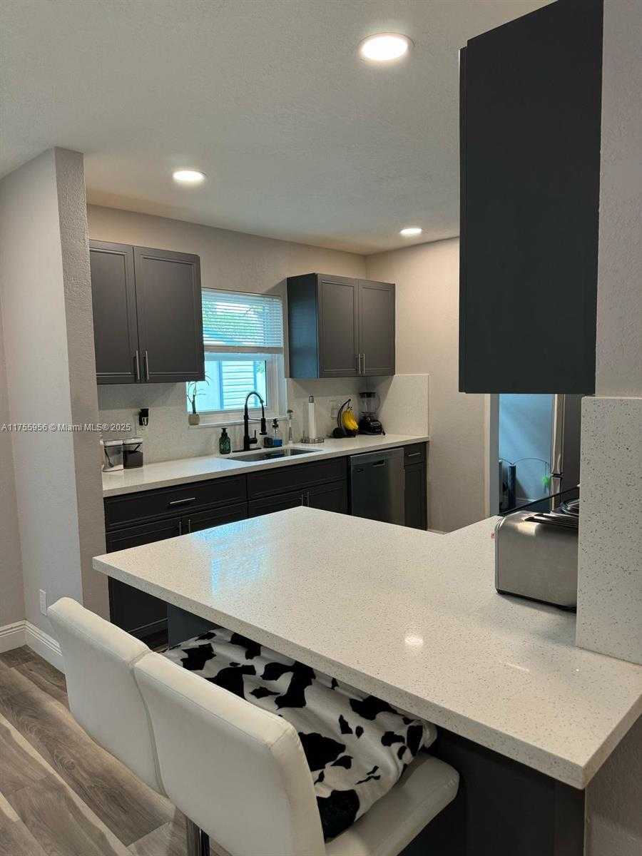 Small Image of 4161 SOUTH WEST 56TH AVE, Davie Number 16