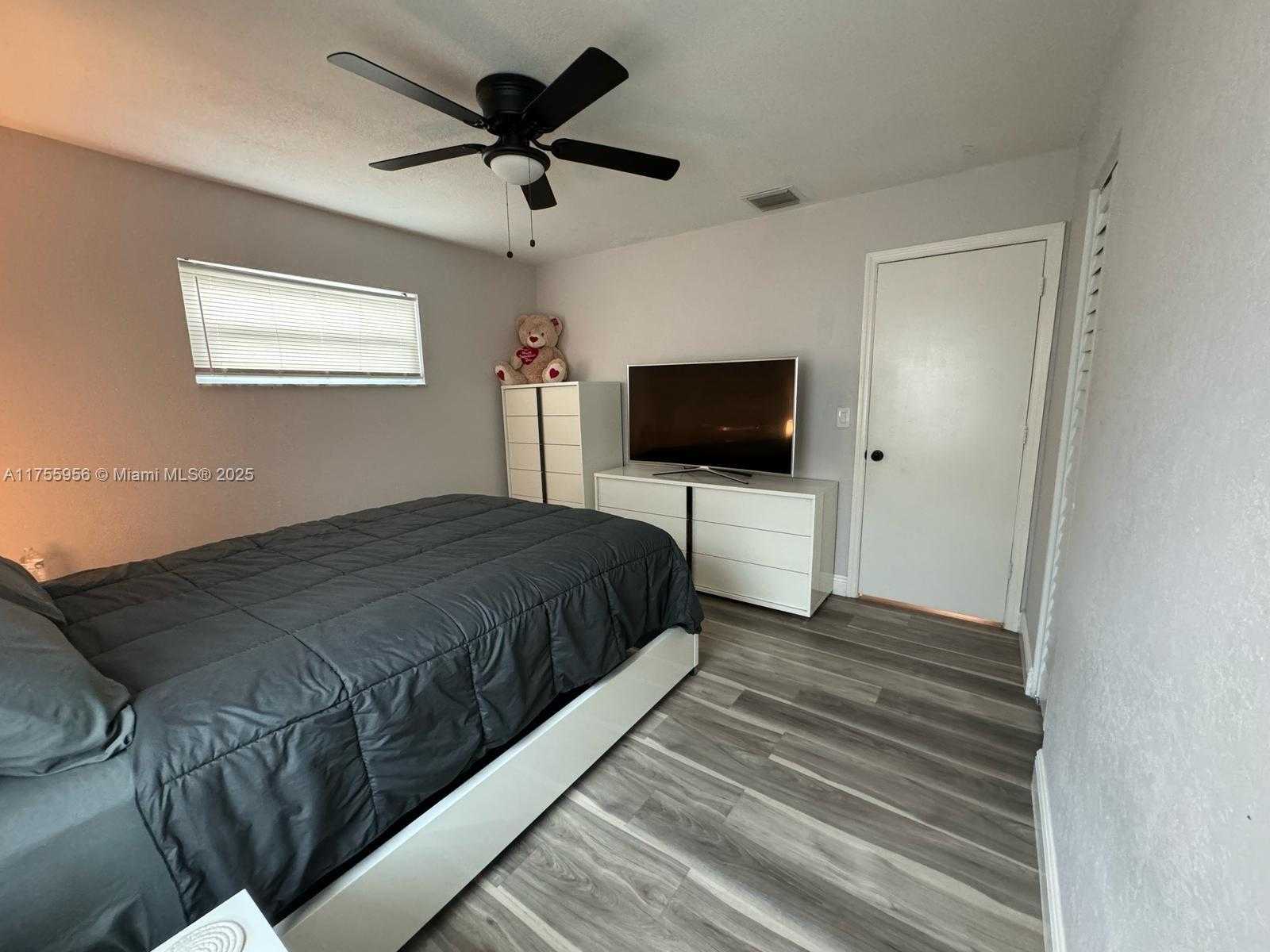 Small Image of 4161 SOUTH WEST 56TH AVE, Davie Number 17
