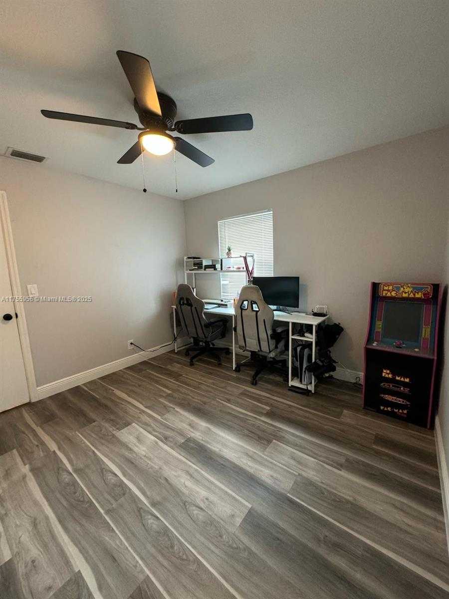 Small Image of 4161 SOUTH WEST 56TH AVE, Davie Number 19