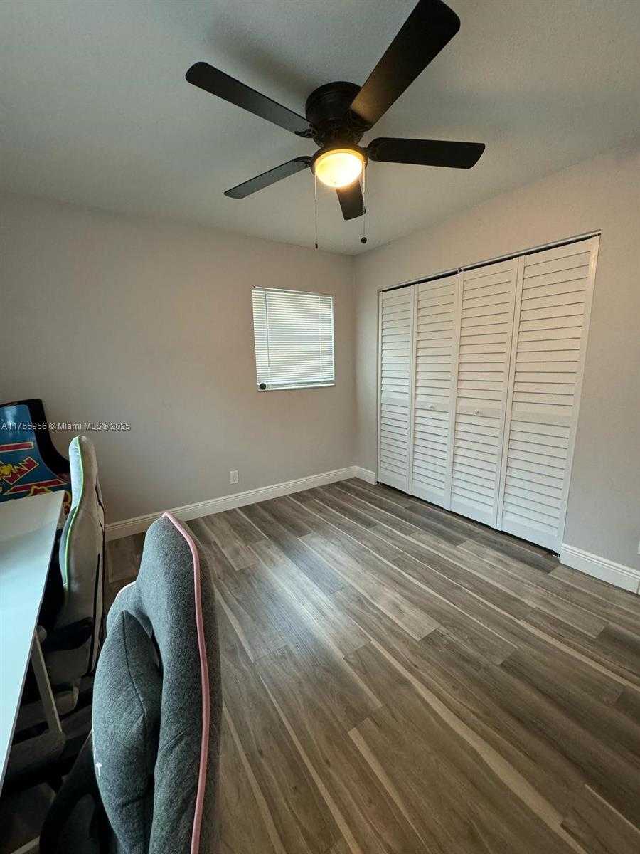 Small Image of 4161 SOUTH WEST 56TH AVE, Davie Number 21