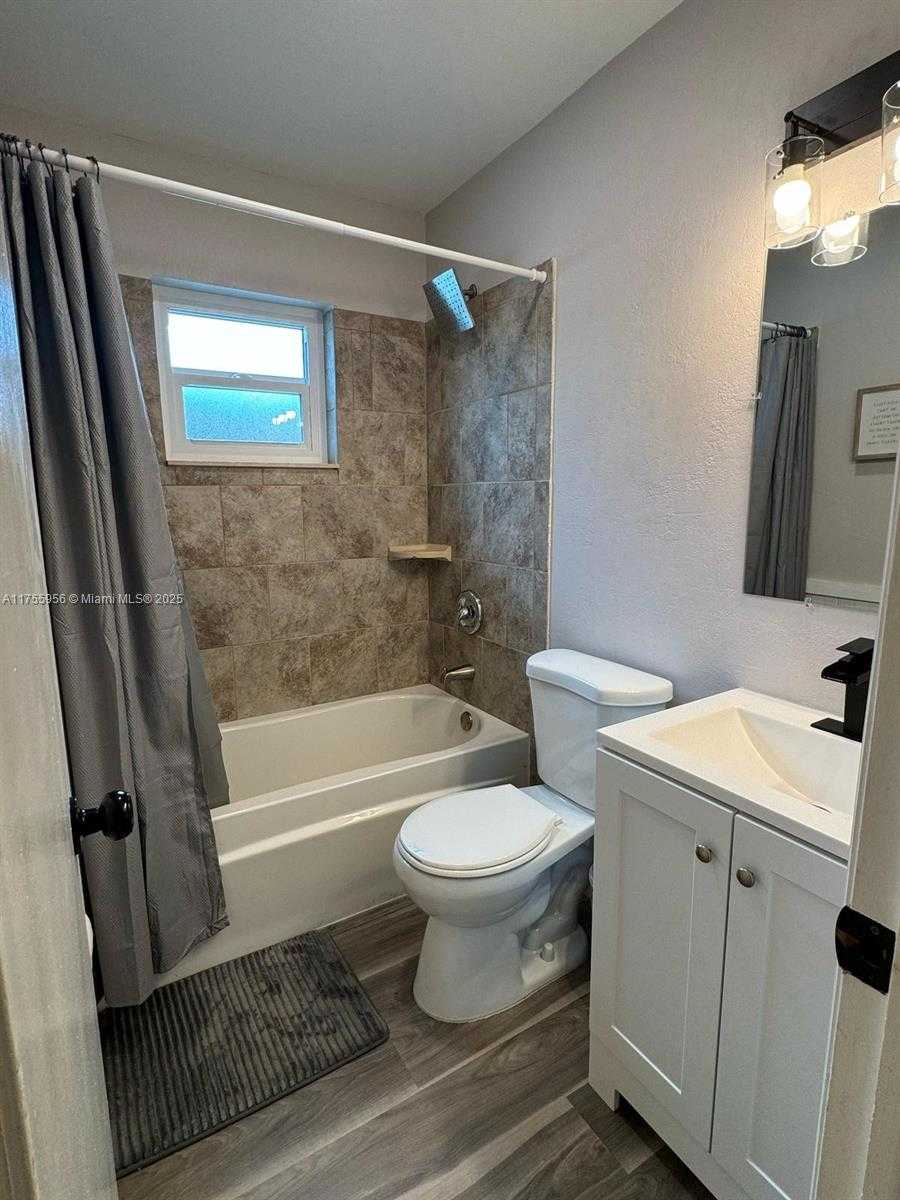 Small Image of 4161 SOUTH WEST 56TH AVE, Davie Number 22