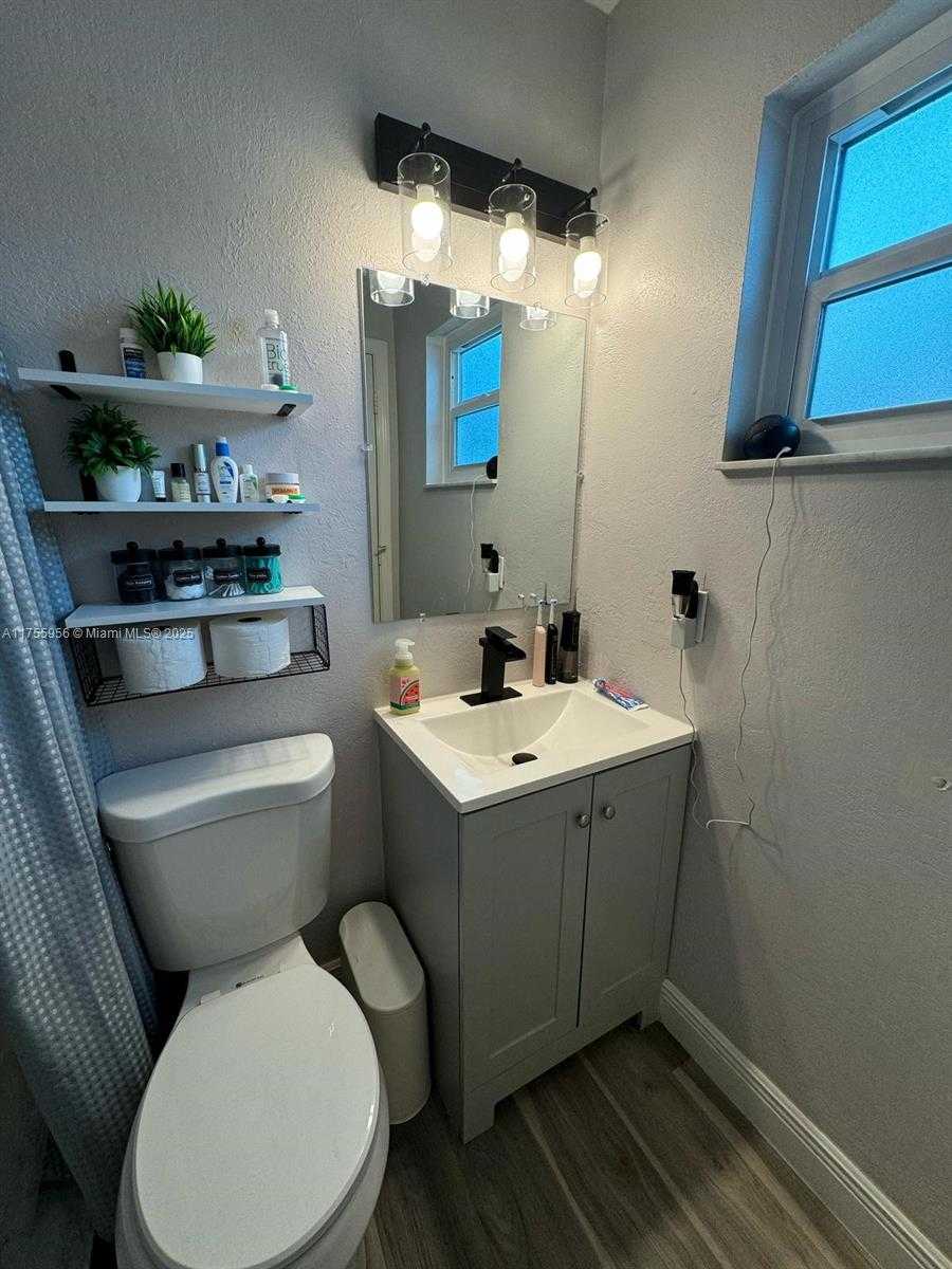 Small Image of 4161 SOUTH WEST 56TH AVE, Davie Number 25