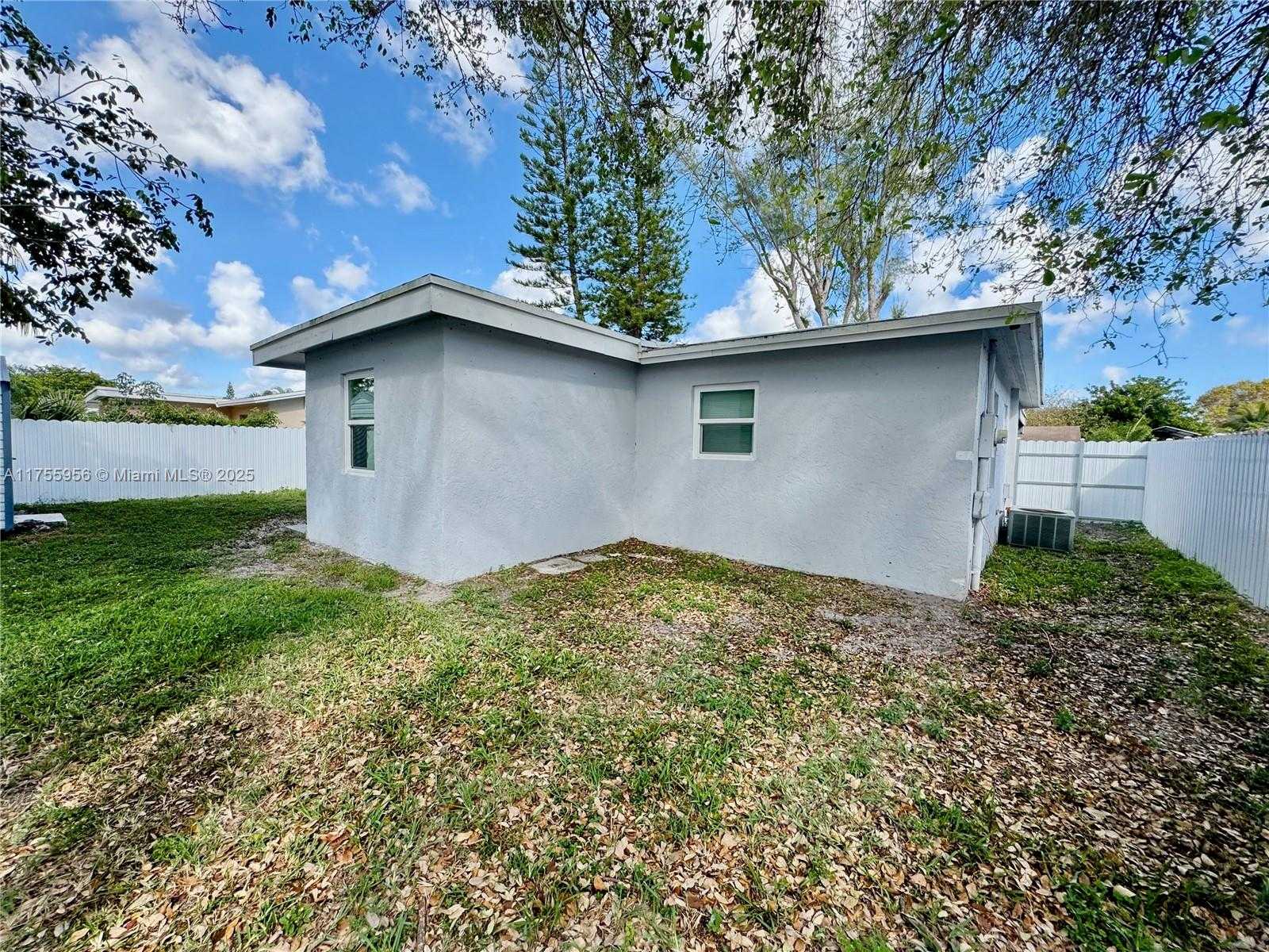 Small Image of 4161 SOUTH WEST 56TH AVE, Davie Number 33