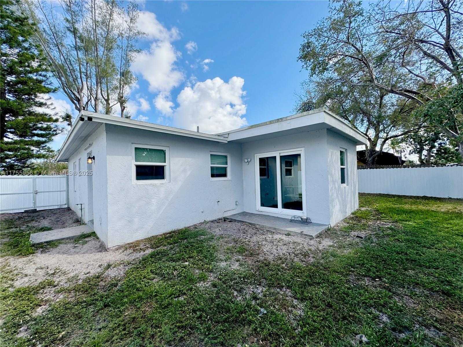 Small Image of 4161 SOUTH WEST 56TH AVE, Davie Number 35