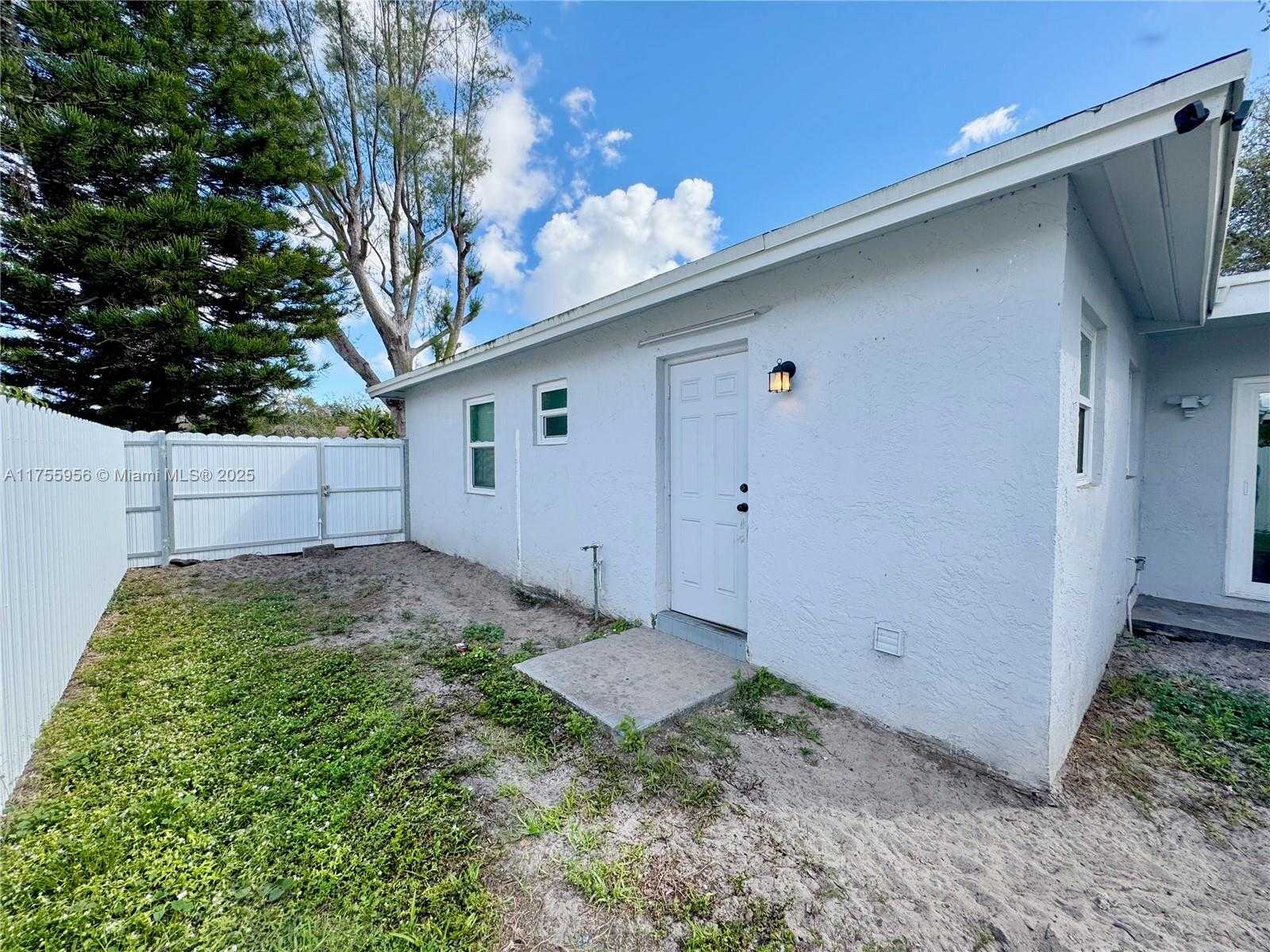 Small Image of 4161 SOUTH WEST 56TH AVE, Davie Number 36
