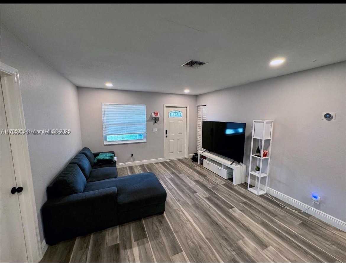 Small Image of 4161 SOUTH WEST 56TH AVE, Davie Number 39