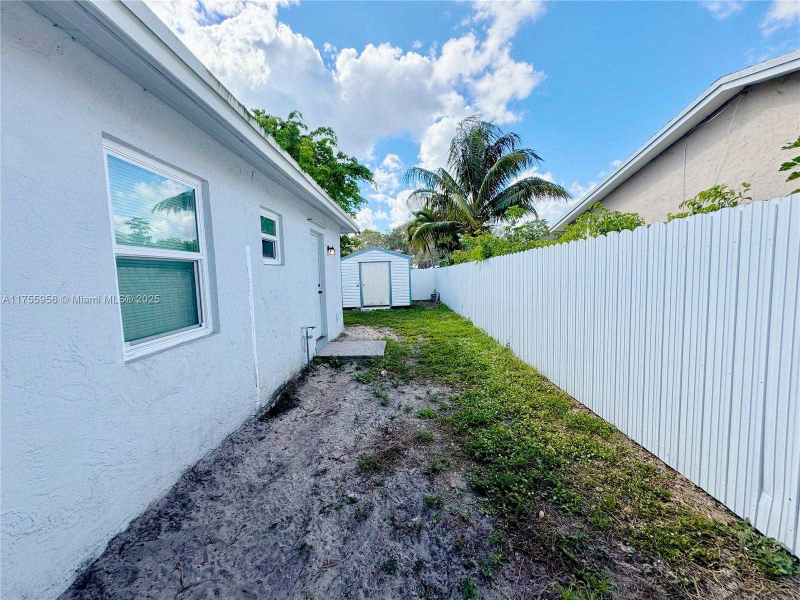 Small Image of 4161 SOUTH WEST 56TH AVE, Davie Number 40
