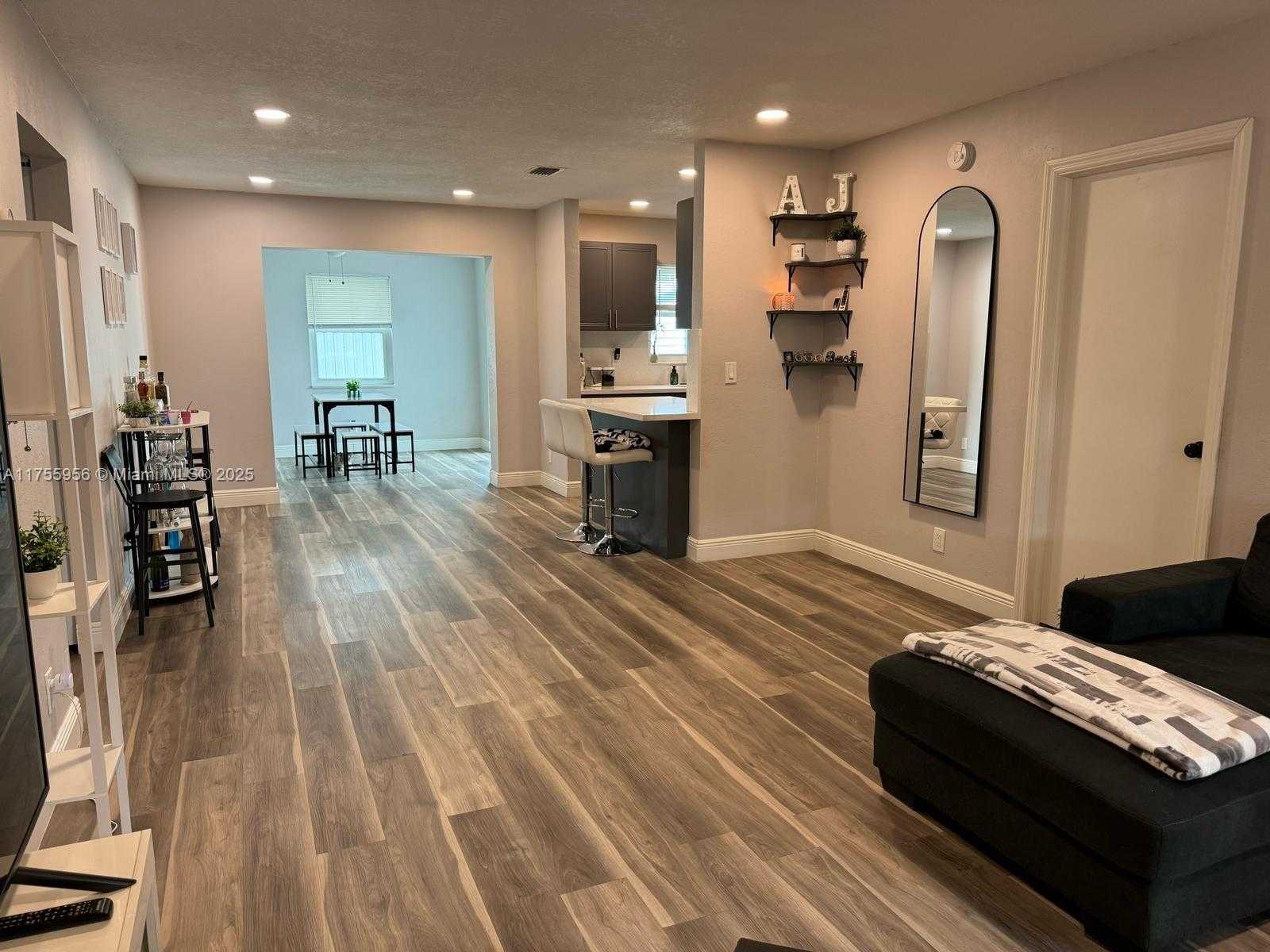 Small Image of 4161 SOUTH WEST 56TH AVE, Davie Number 5