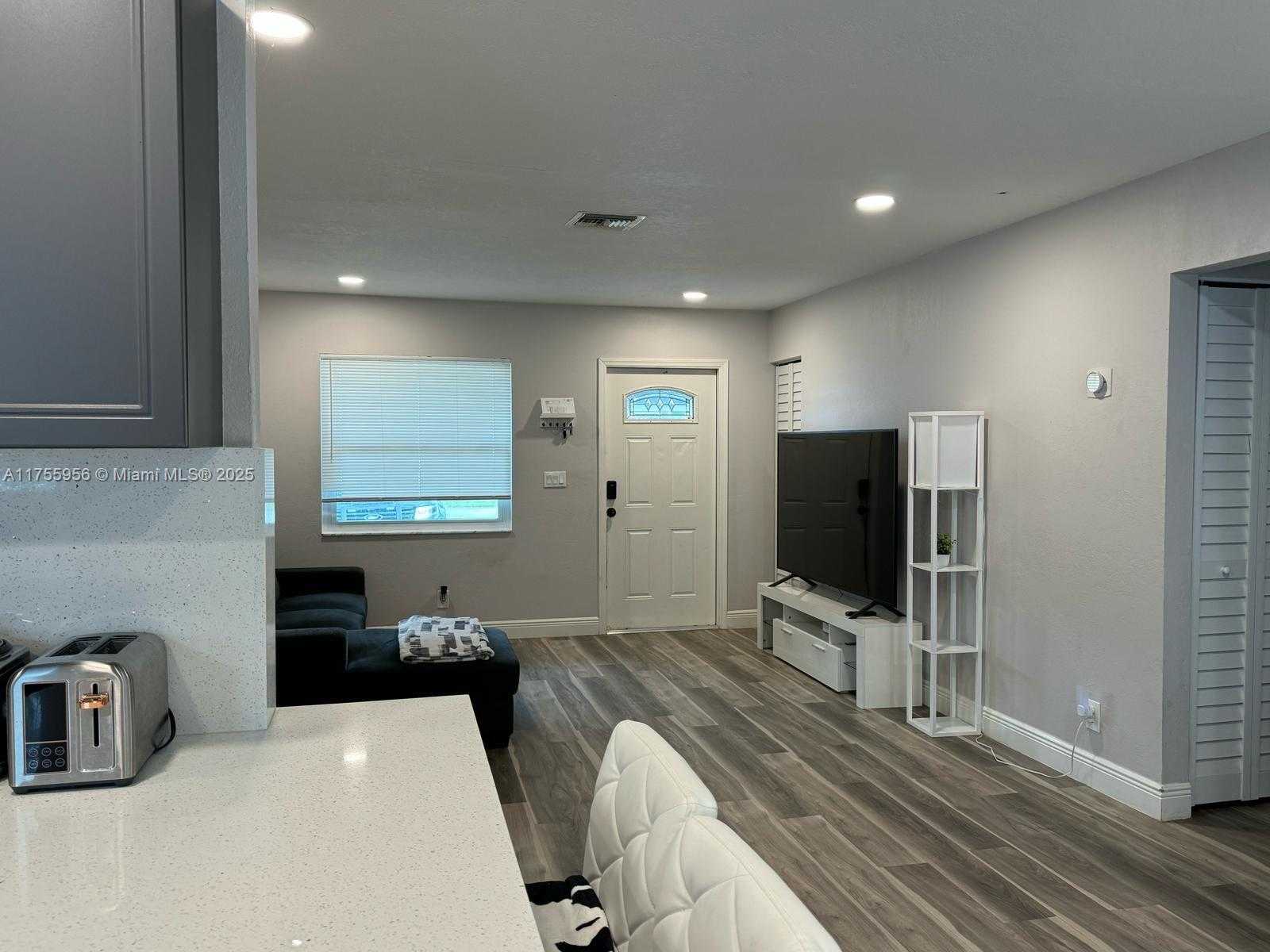 Small Image of 4161 SOUTH WEST 56TH AVE, Davie Number 8