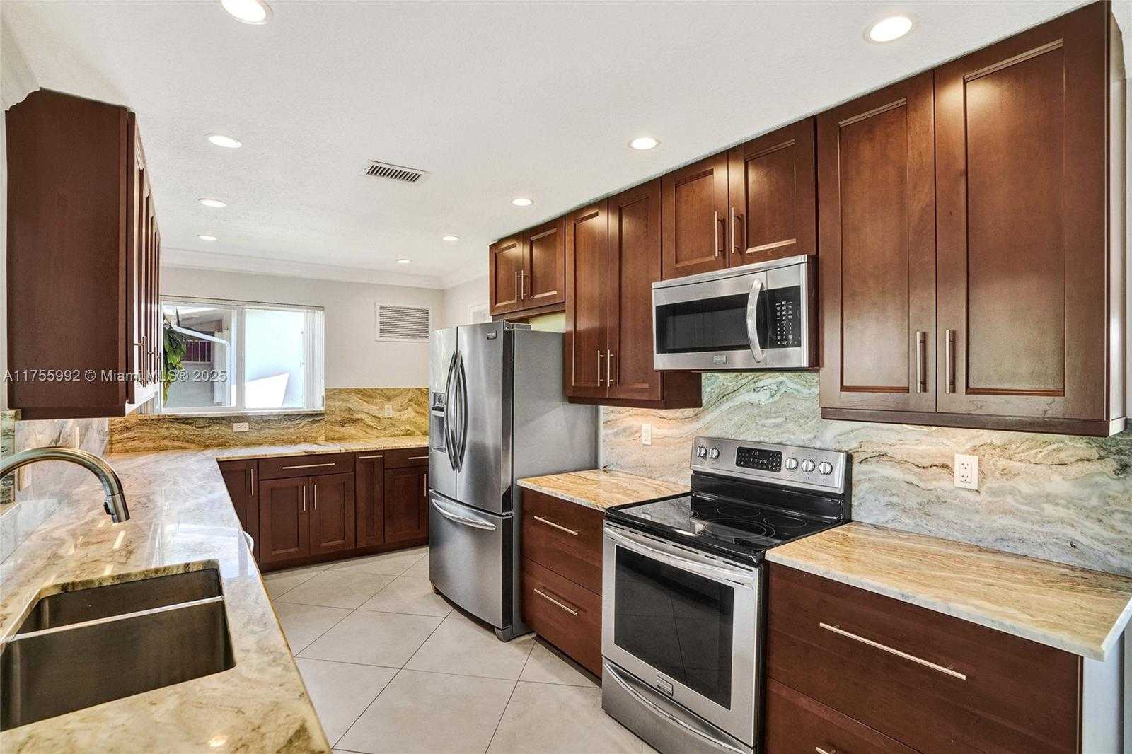 Small Image of 2927 NORTH WEST 46TH ST, Tamarac Number 13