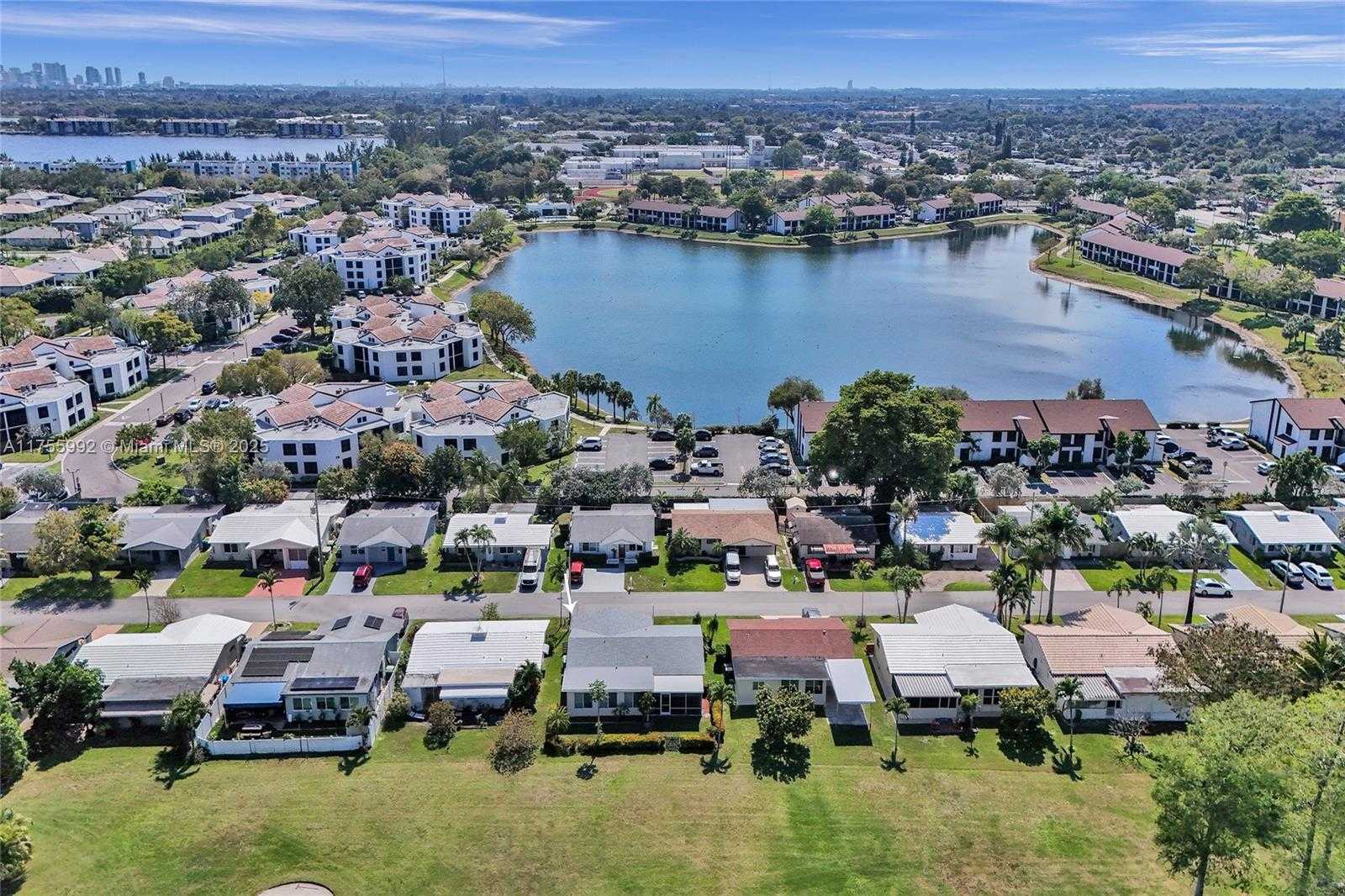 Small Image of 2927 NORTH WEST 46TH ST, Tamarac Number 42