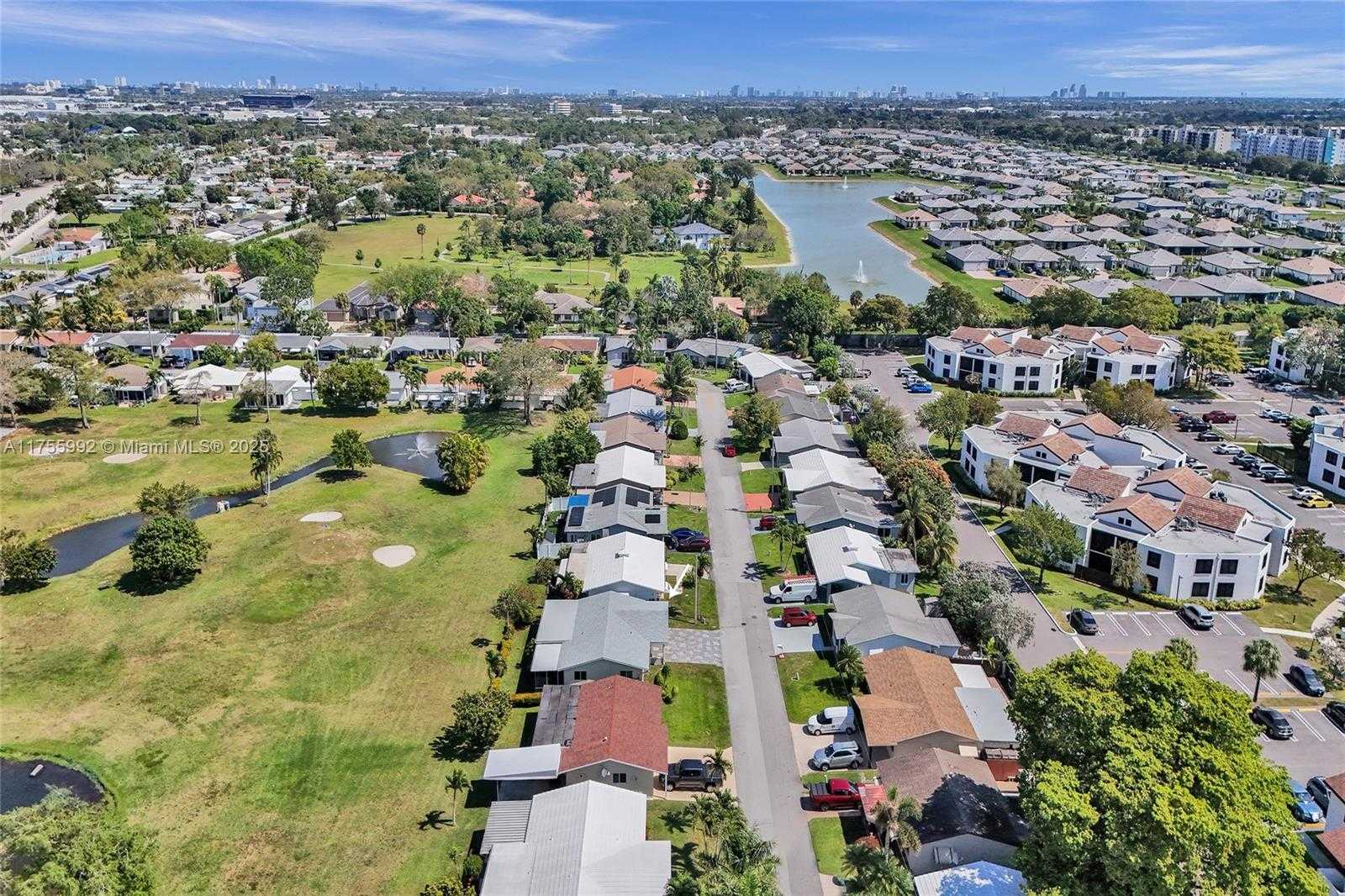Small Image of 2927 NORTH WEST 46TH ST, Tamarac Number 43