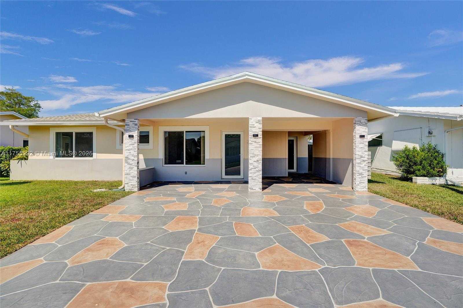 Small Image of 2927 NORTH WEST 46TH ST, Tamarac Number 6