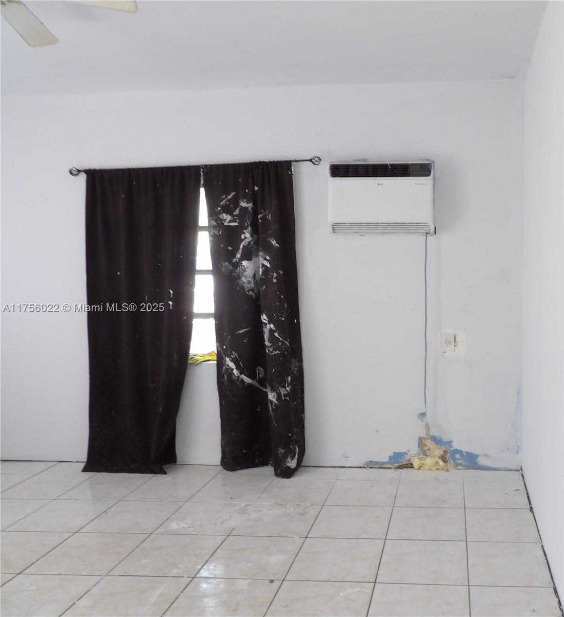 Imagen de Pequeño Objeto