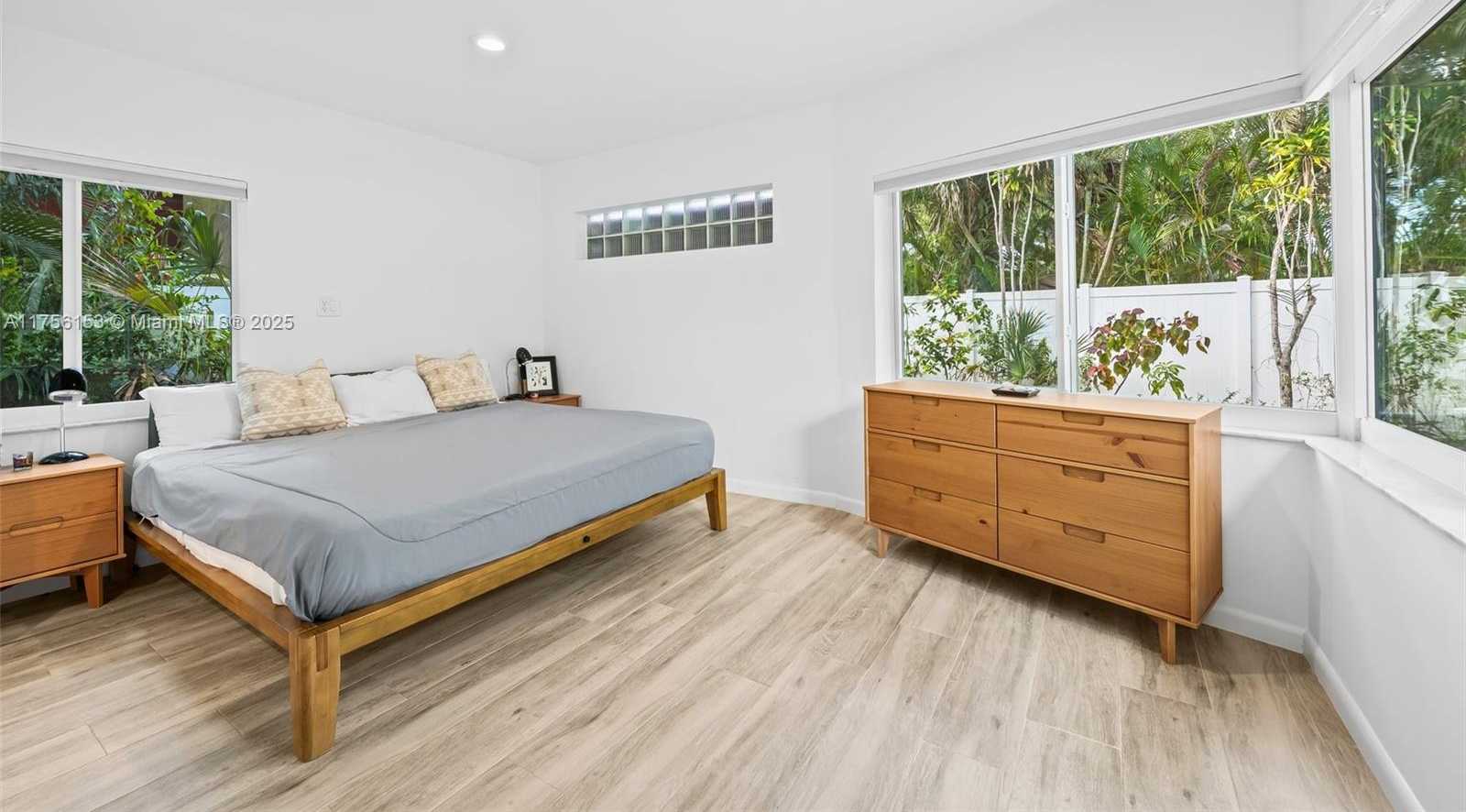 Small Image of 836 SOUTH WEST 18TH CT, Fort Lauderdale Number 11