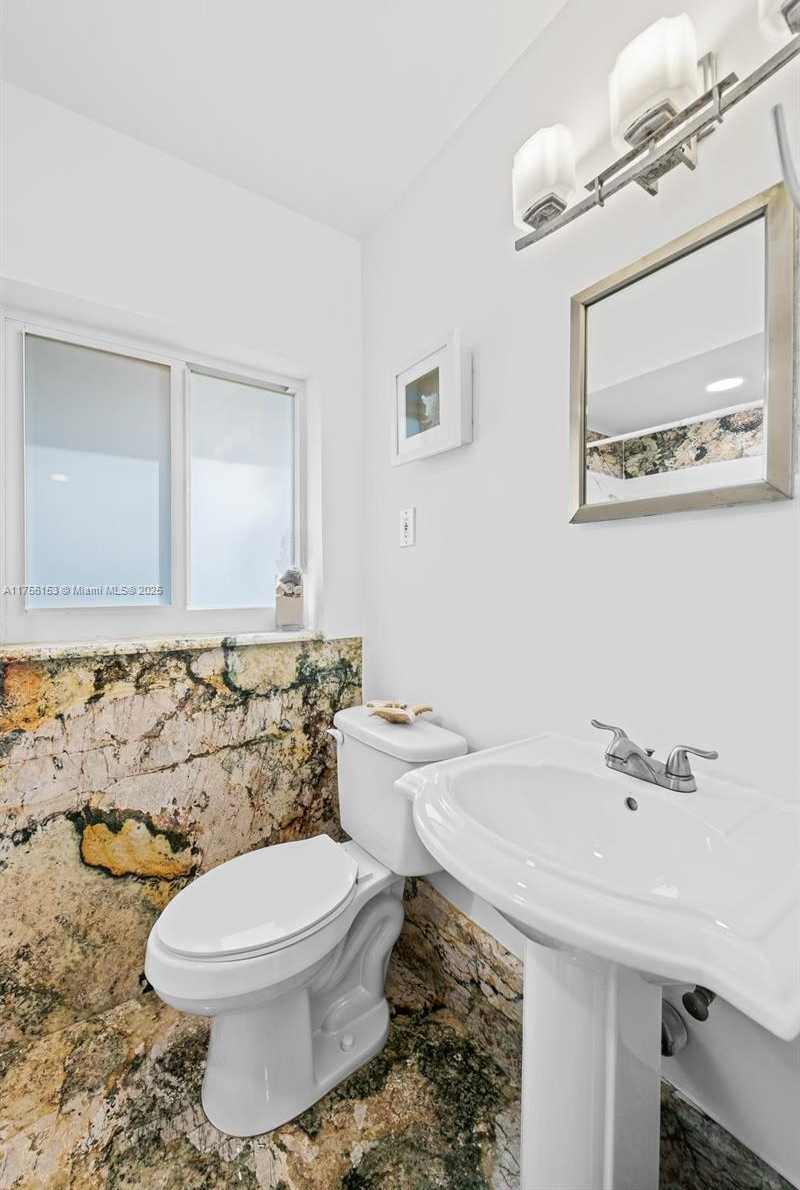 Small Image of 836 SOUTH WEST 18TH CT, Fort Lauderdale Number 19