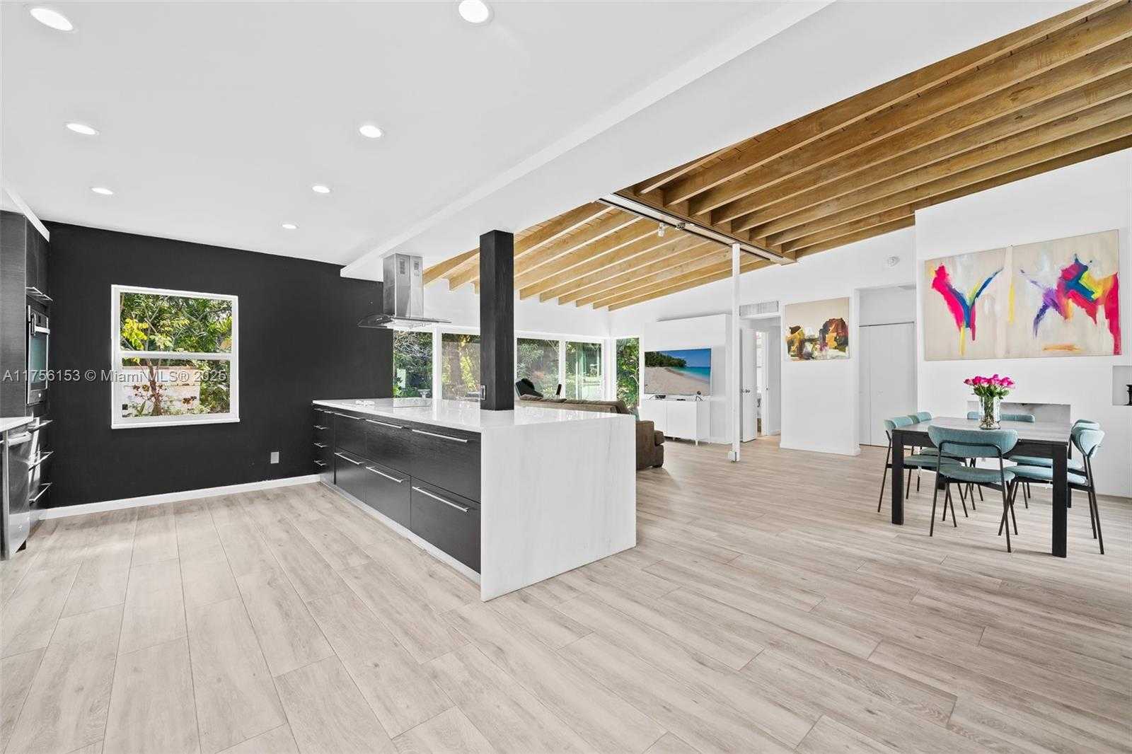 Small Image of 836 SOUTH WEST 18TH CT, Fort Lauderdale Number 4
