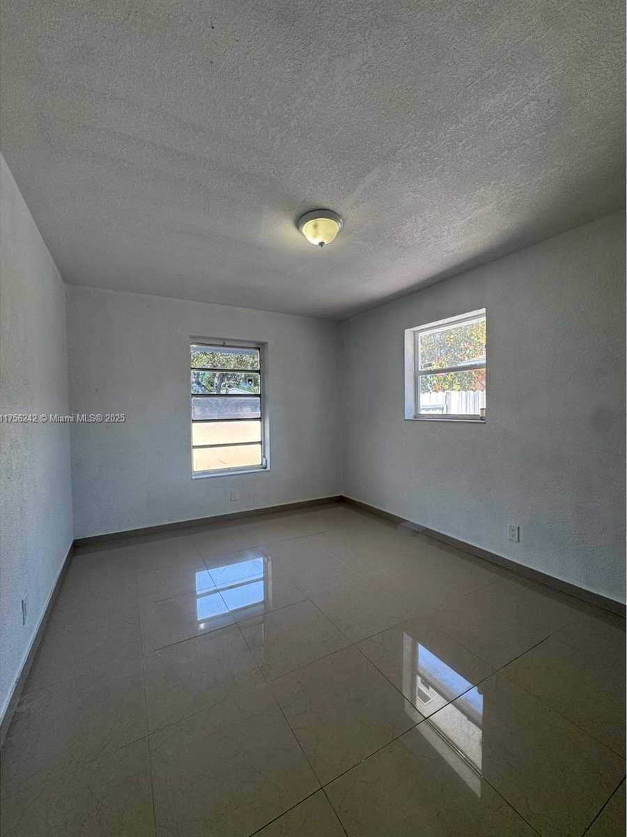 Small Image of 2318 SCOTT ST, Hollywood Number 12
