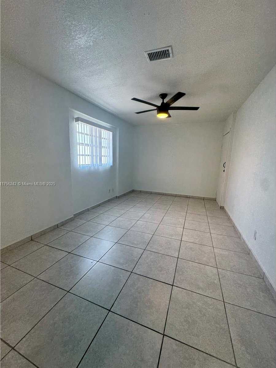Small Image of 2318 SCOTT ST, Hollywood Number 14