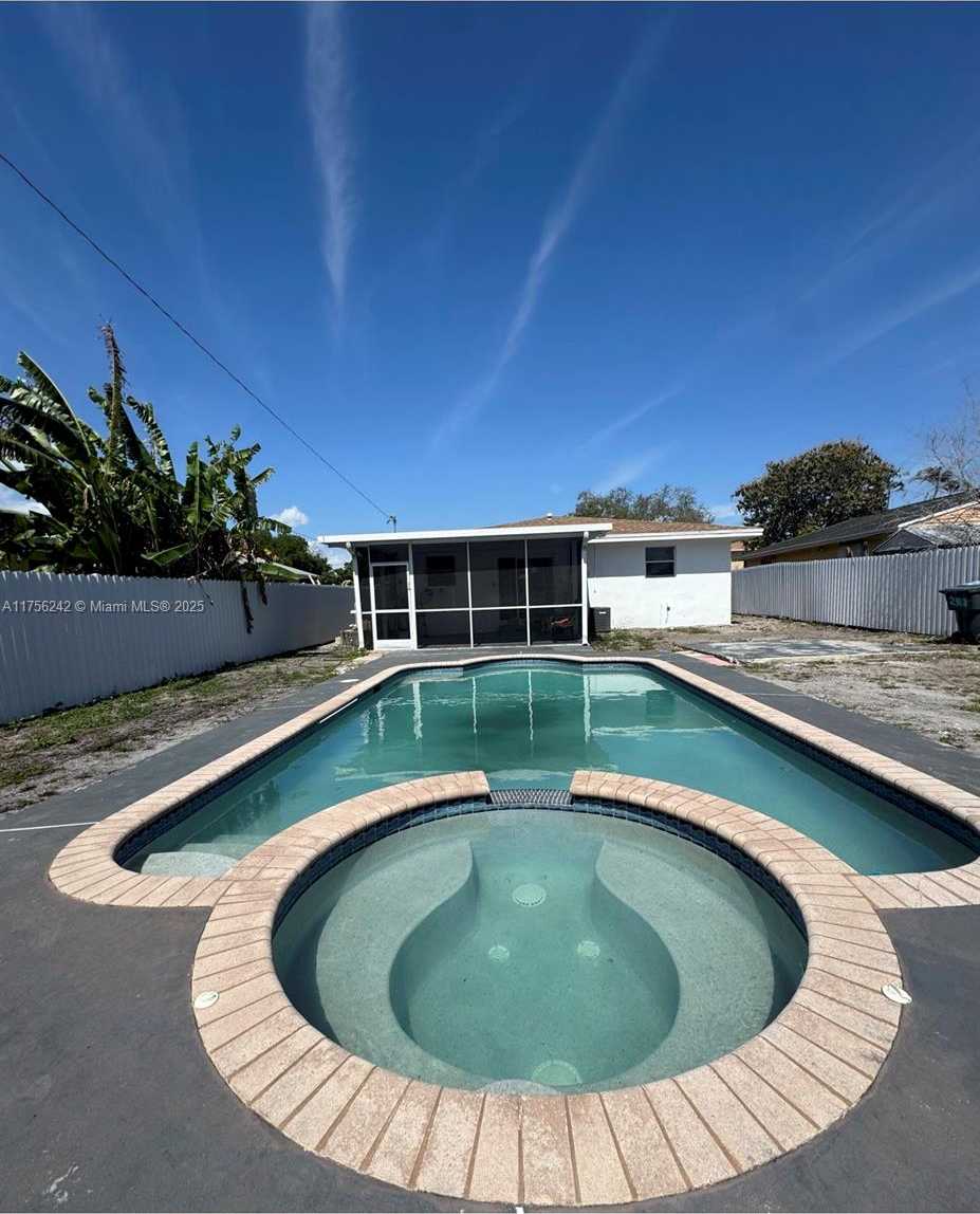 Small Image of 2318 SCOTT ST, Hollywood Number 15