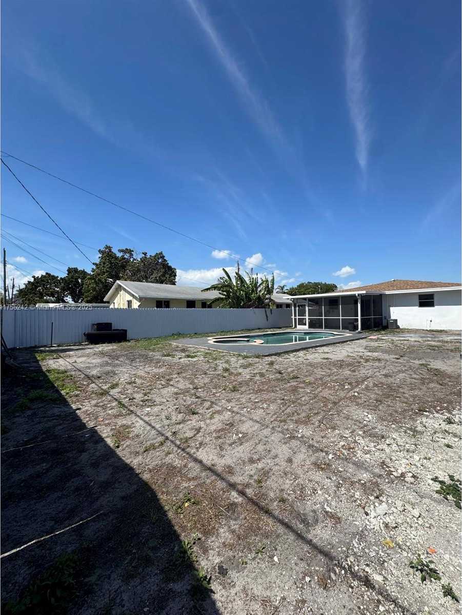 Small Image of 2318 SCOTT ST, Hollywood Number 17
