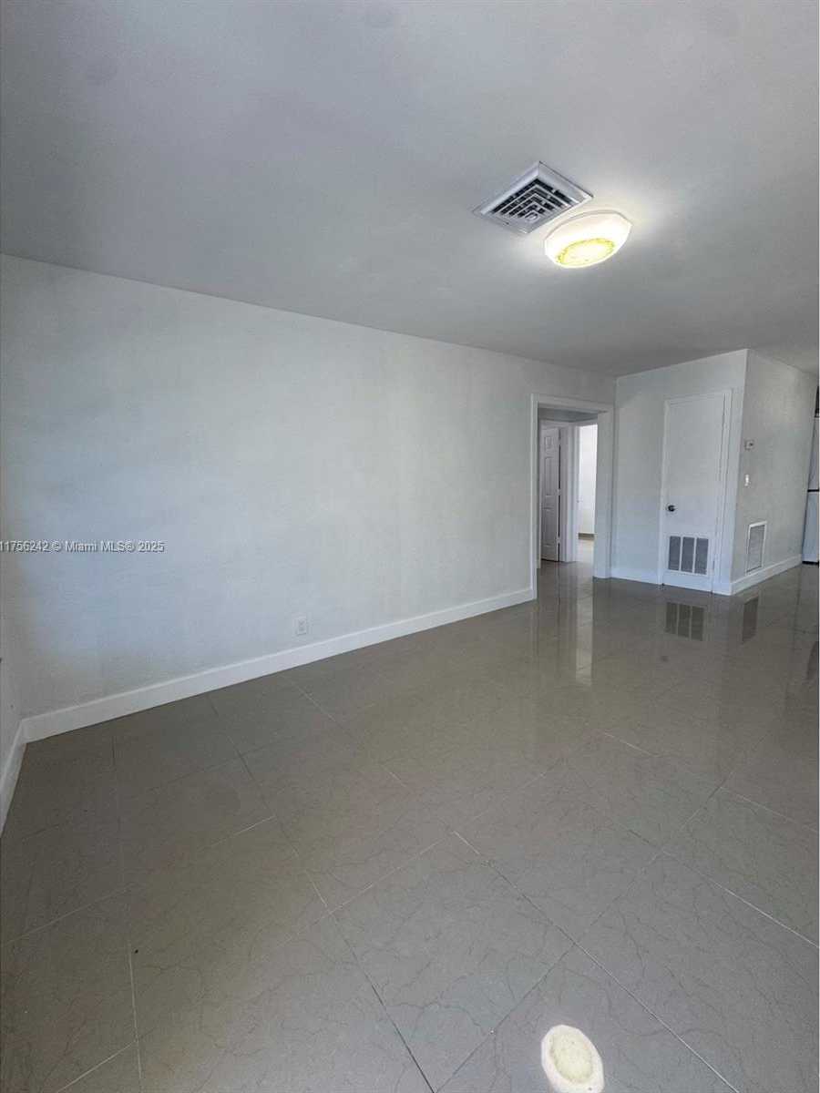 Small Image of 2318 SCOTT ST, Hollywood Number 3