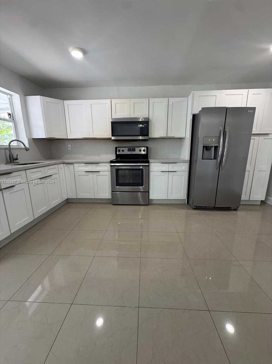 Small Image of 2318 SCOTT ST, Hollywood Number 5