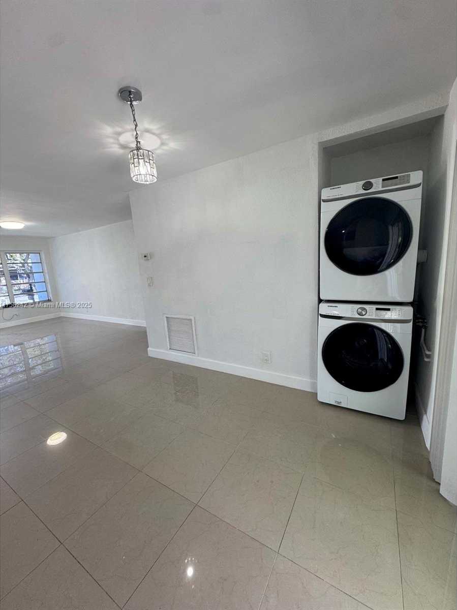 Small Image of 2318 SCOTT ST, Hollywood Number 6