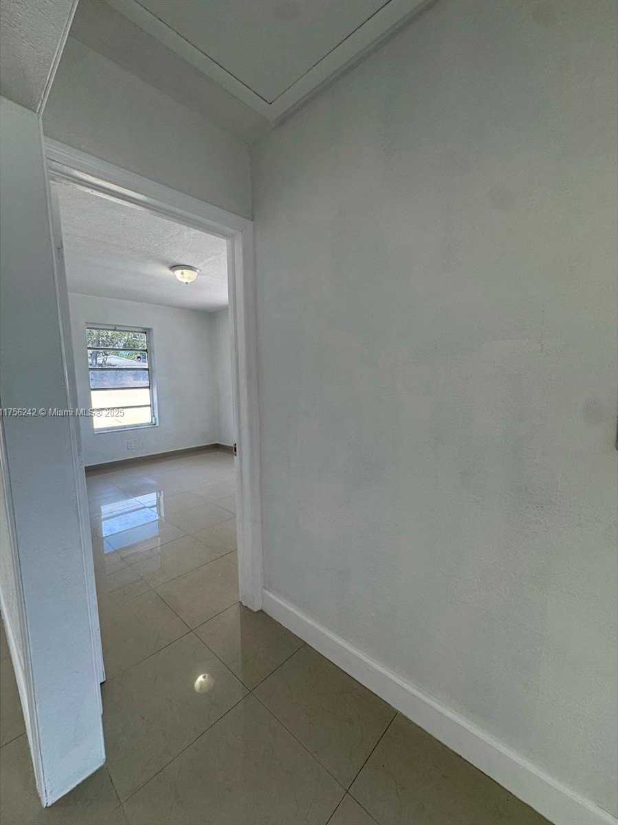 Small Image of 2318 SCOTT ST, Hollywood Number 8