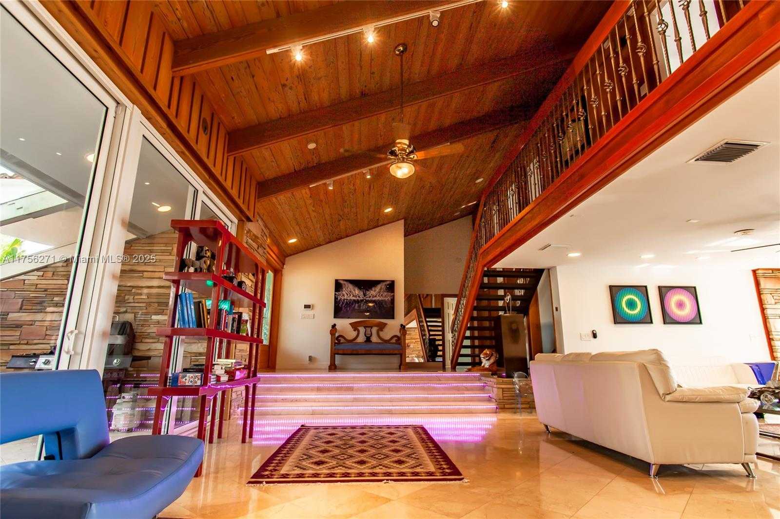 Small Image of 1750 BAY DR, Miami Beach Number 17