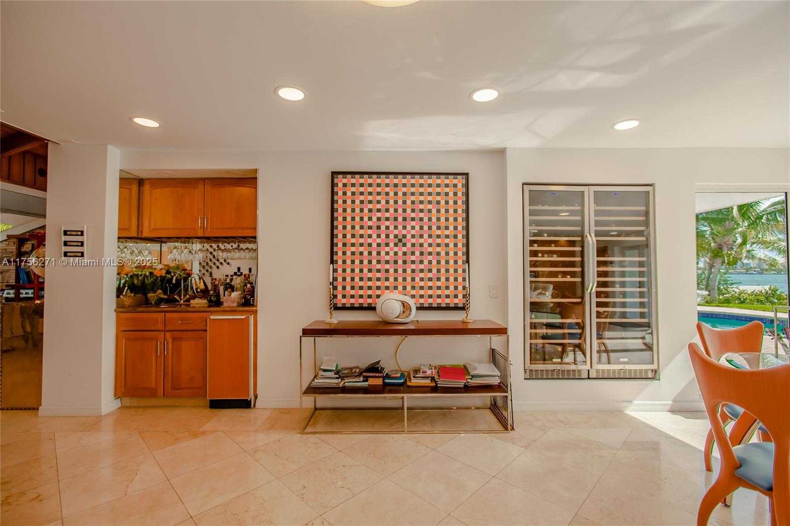 Small Image of 1750 BAY DR, Miami Beach Number 18