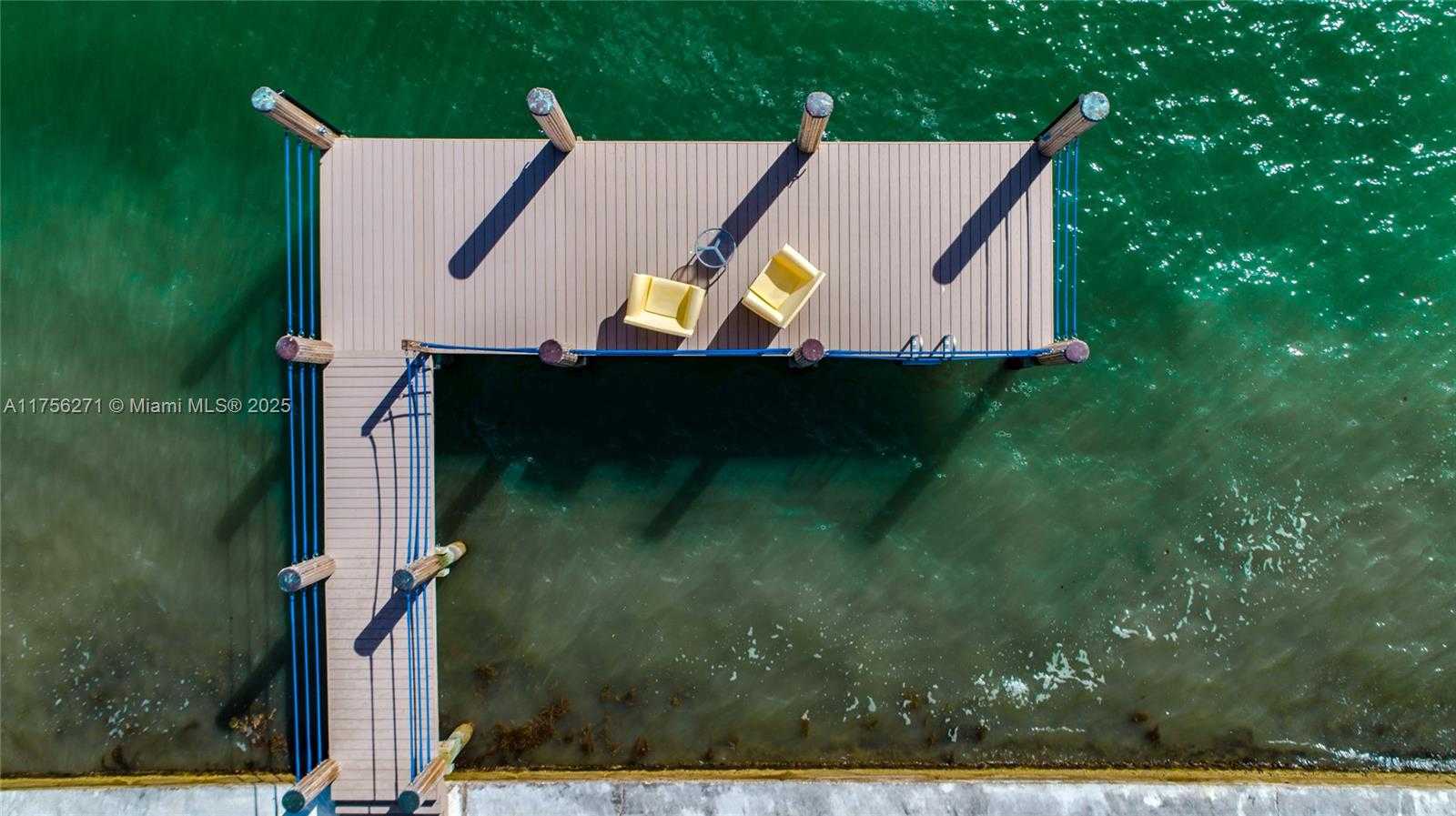Small Image of 1750 BAY DR, Miami Beach Number 2