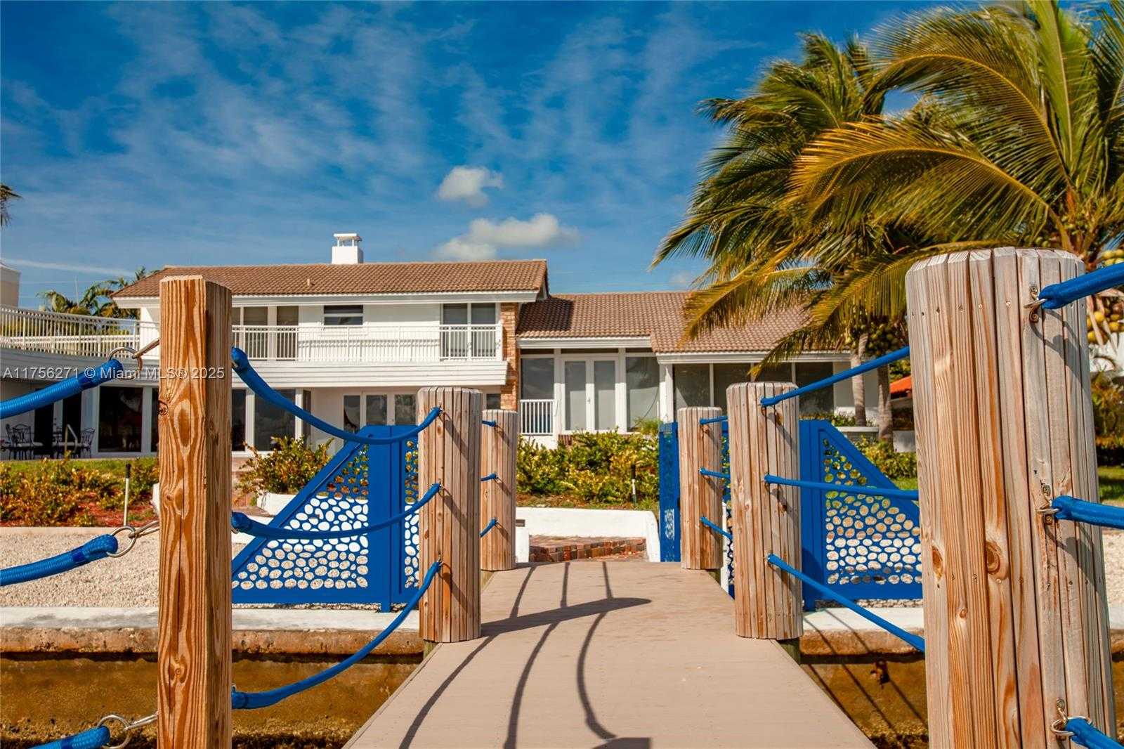 Small Image of 1750 BAY DR, Miami Beach Number 5