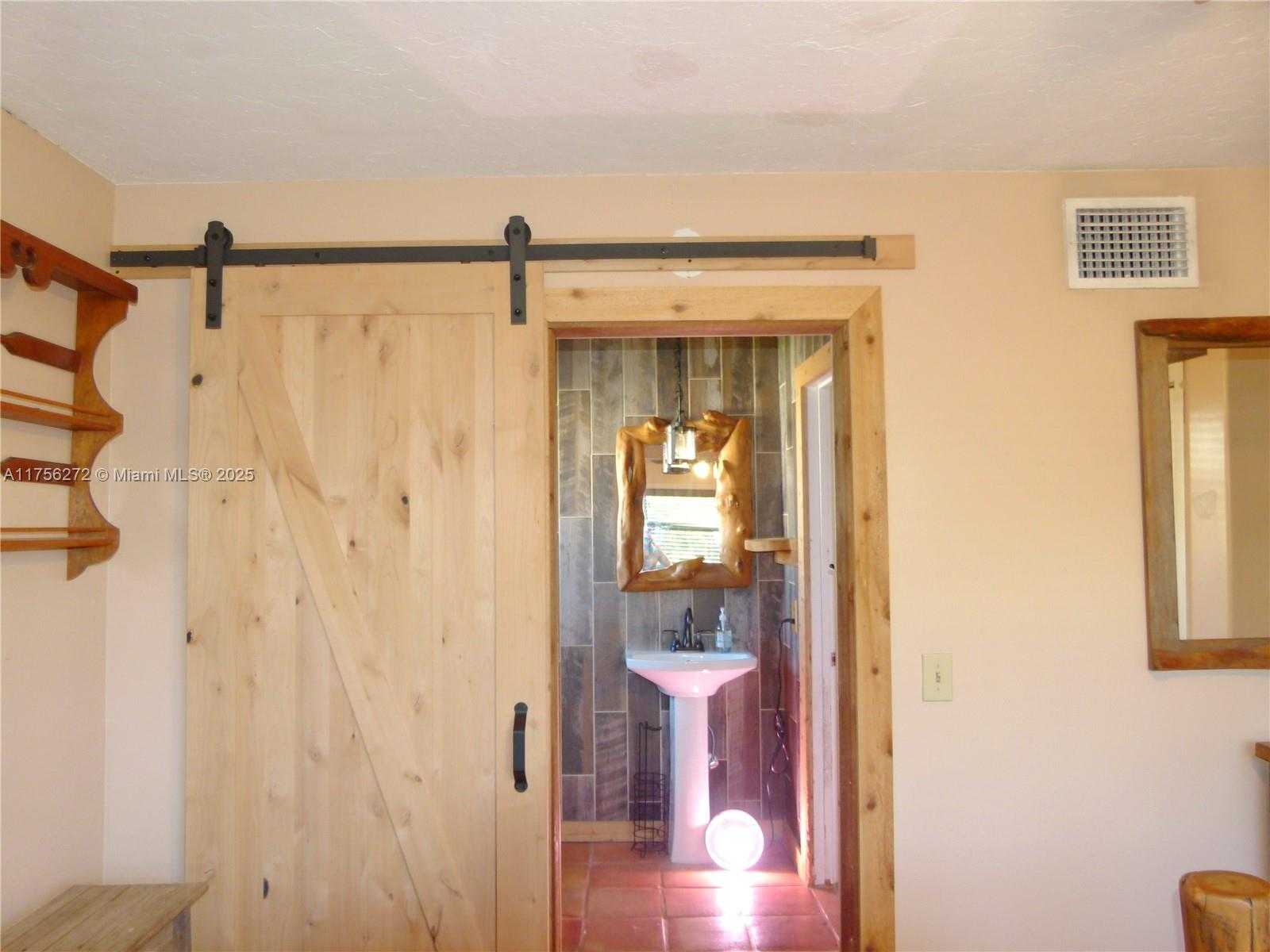Small Image of 1160 20TH STREET, Bulkhead Ridge Number 22