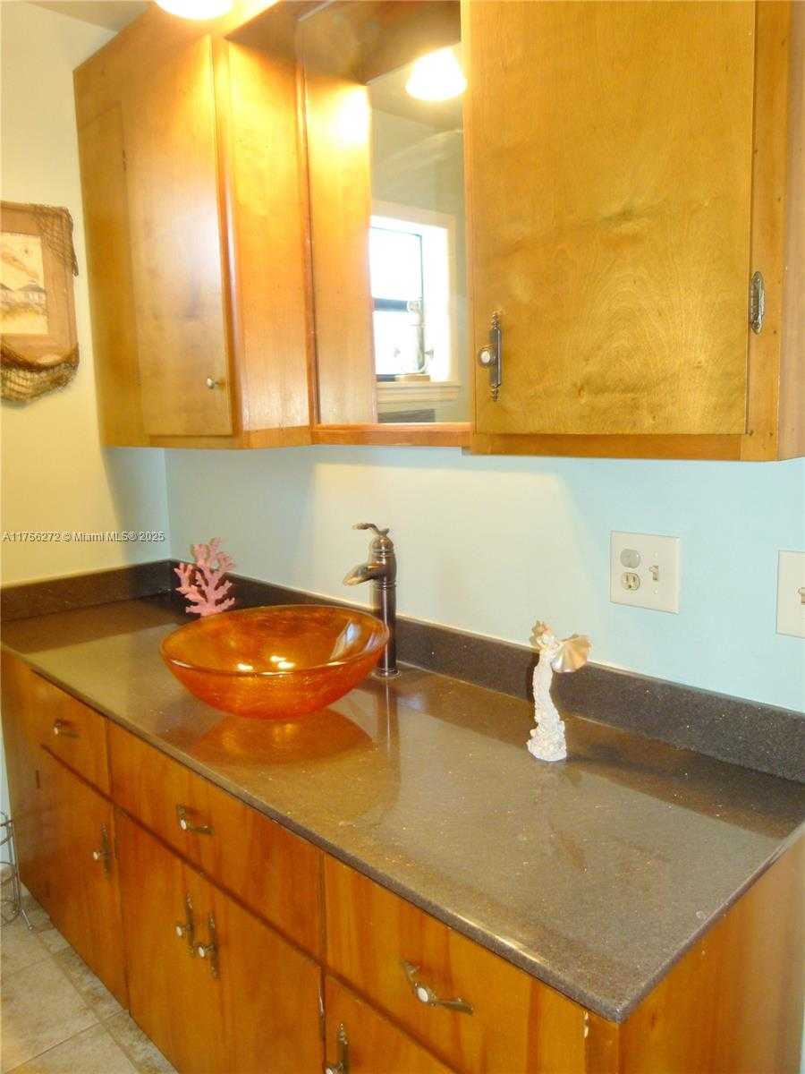 Small Image of 1160 20TH STREET, Bulkhead Ridge Number 24