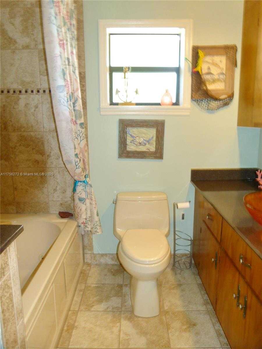 Small Image of 1160 20TH STREET, Bulkhead Ridge Number 25