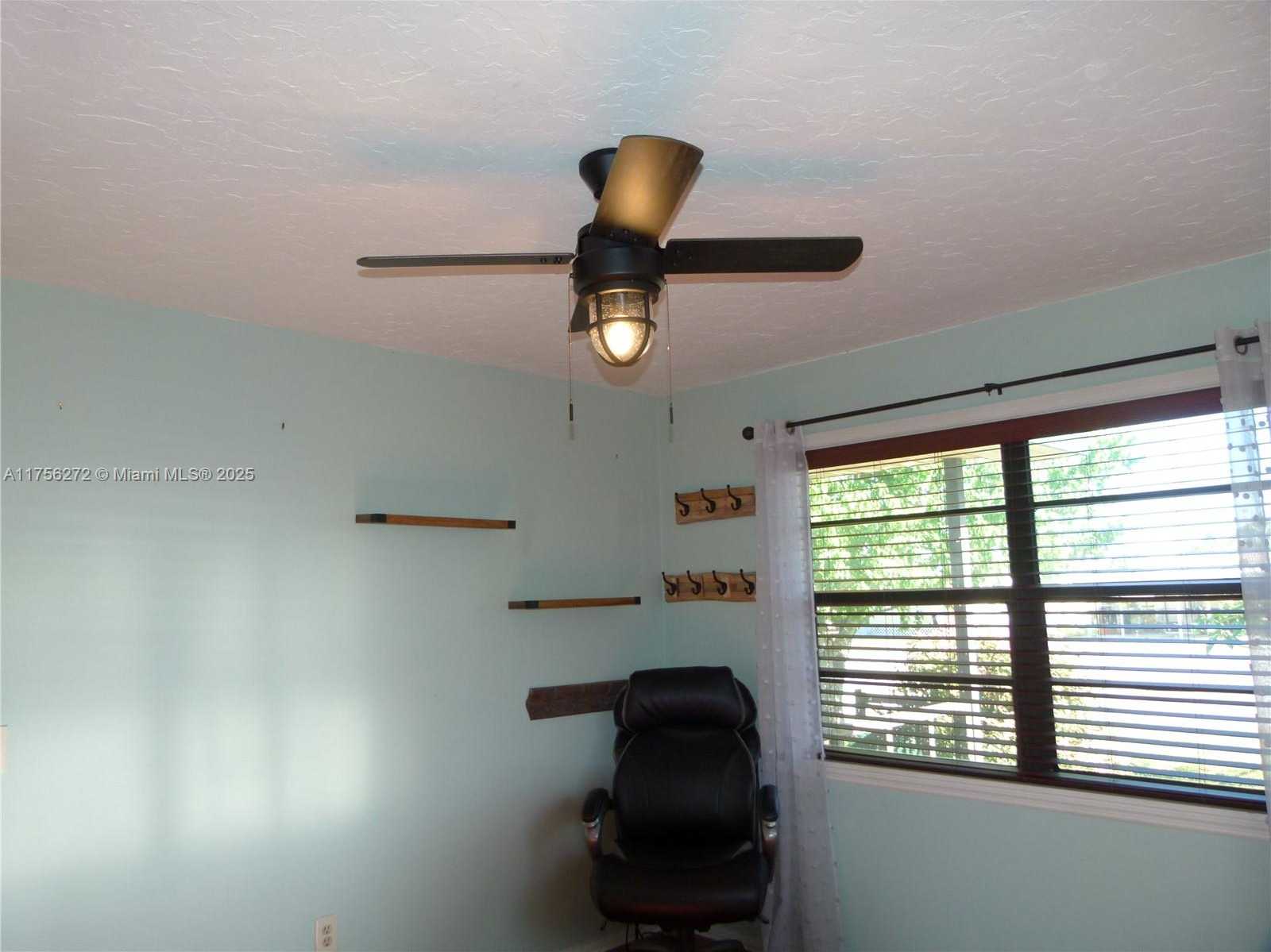 Small Image of 1160 20TH STREET, Bulkhead Ridge Number 35