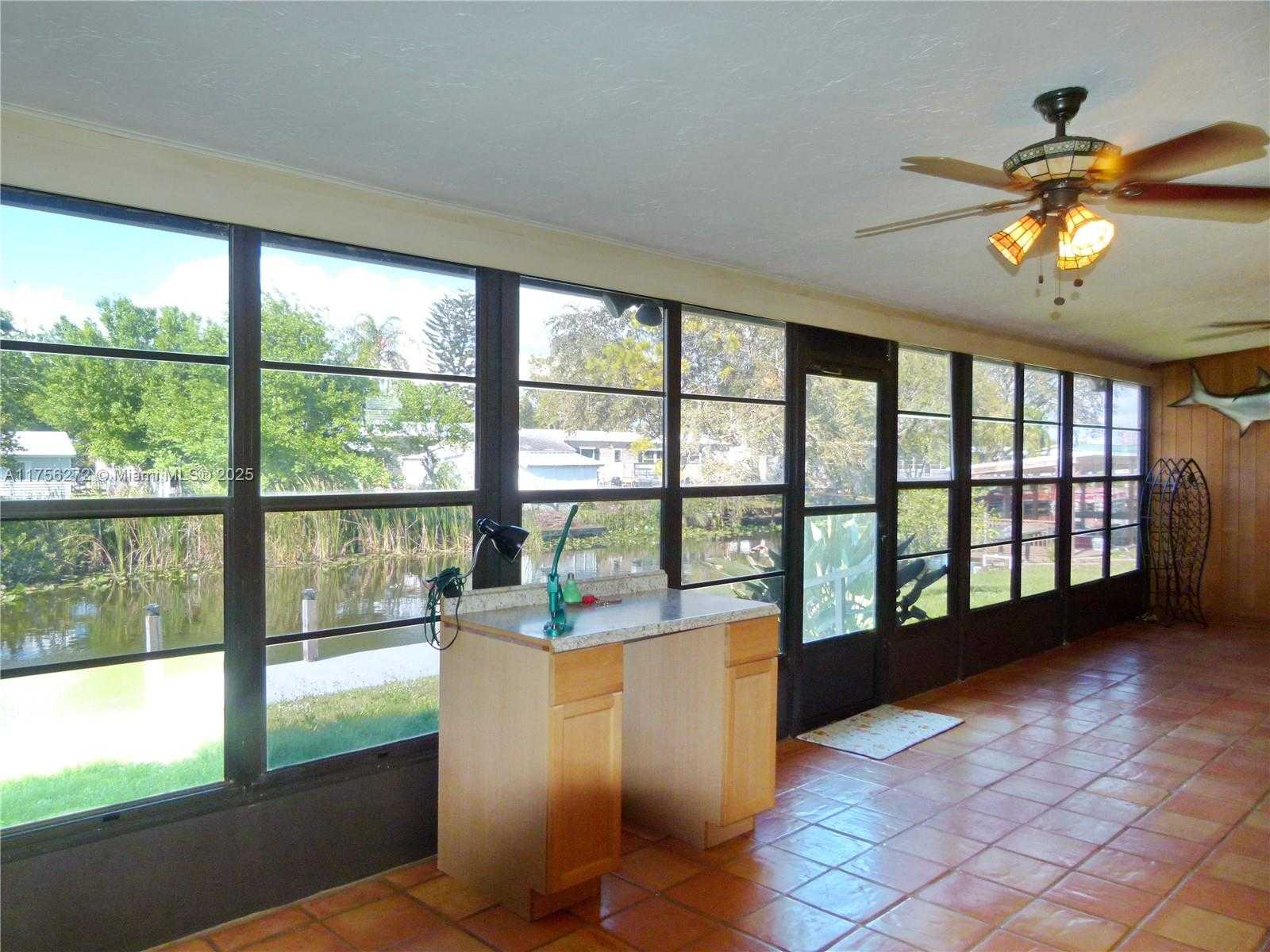 Small Image of 1160 20TH STREET, Bulkhead Ridge Number 38
