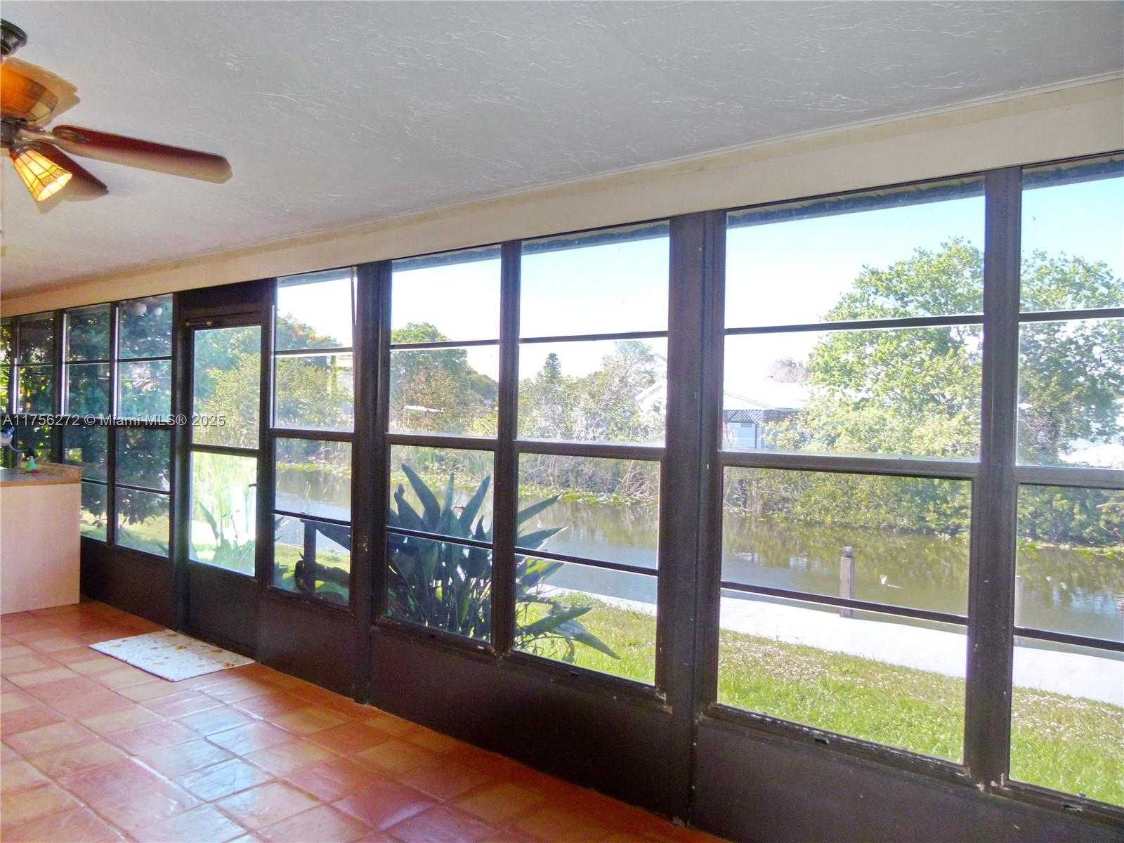 Small Image of 1160 20TH STREET, Bulkhead Ridge Number 39